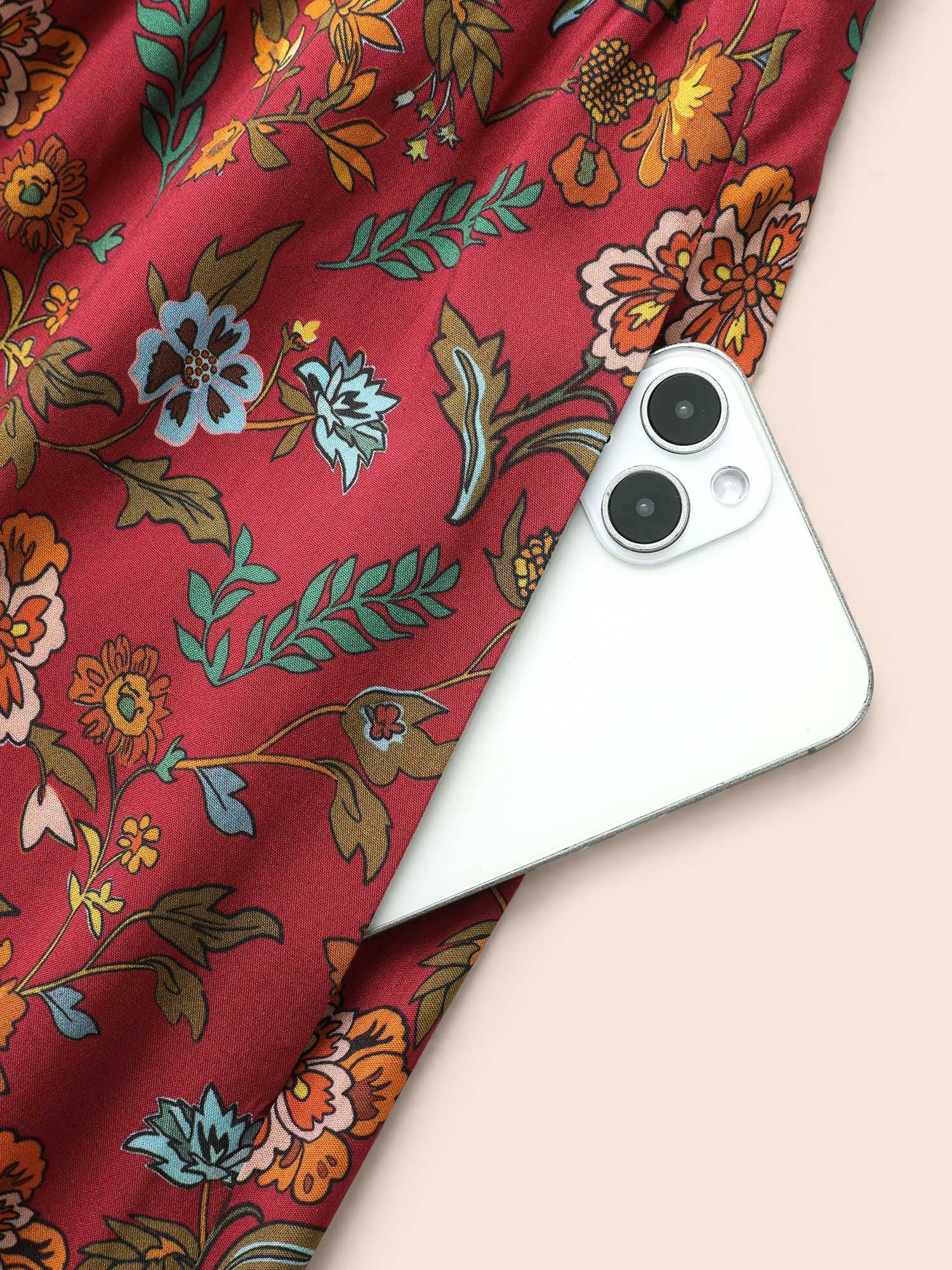 V Neck Bandana Print Shirred Dress - Image 6
