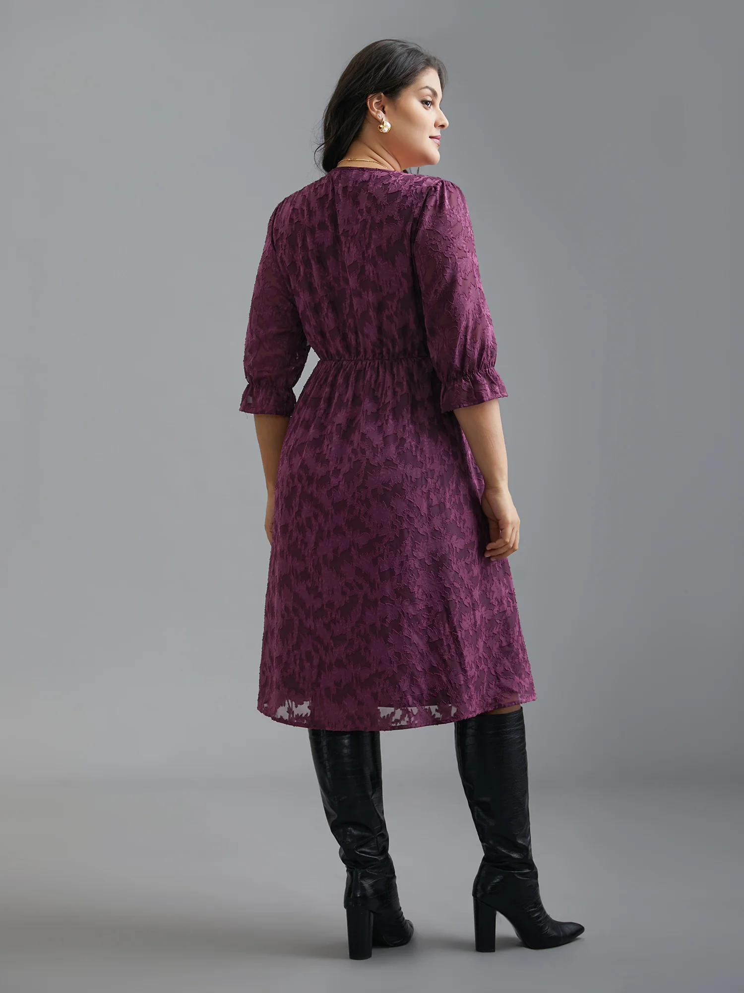 V Neck Burn-out Fabric Midi Dress - Image 4