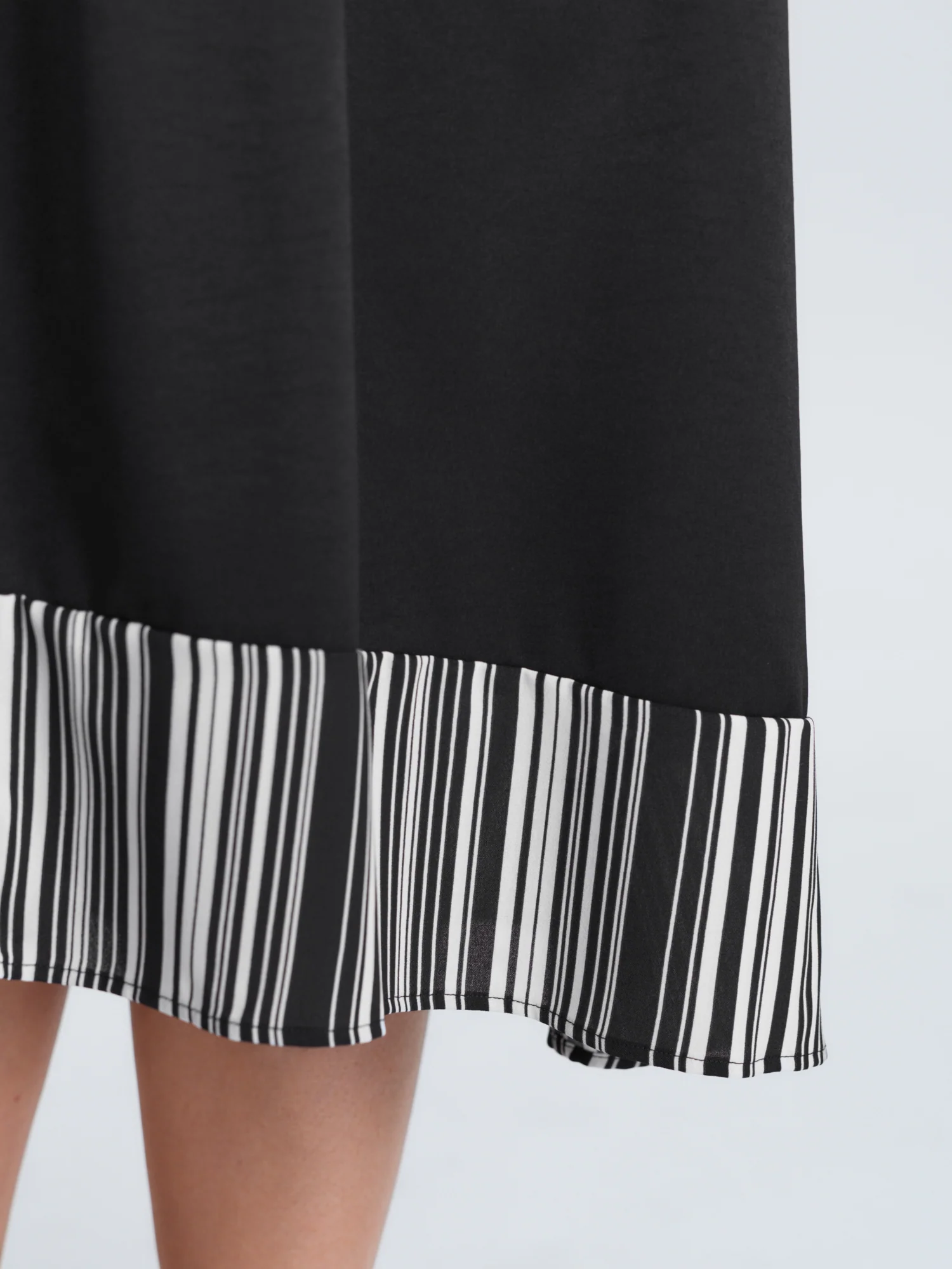 V Neck Button Front Striped Hem Midi Dress - Image 4