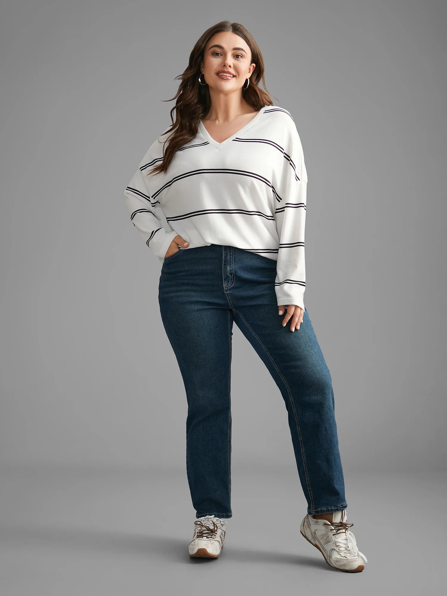 V Neck Contrast Striped Drop Shoulder T-shirt - Image 3