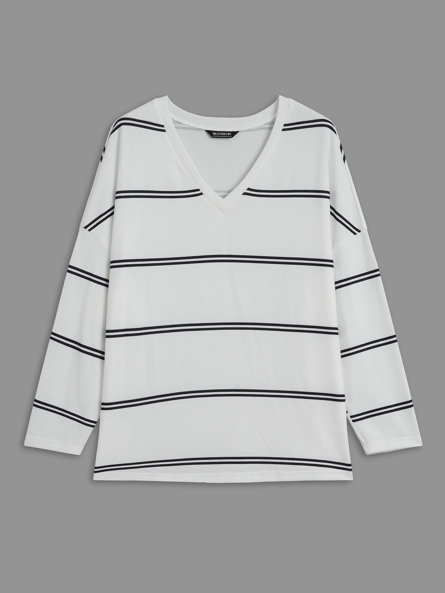 V Neck Contrast Striped Drop Shoulder T-shirt - Image 8
