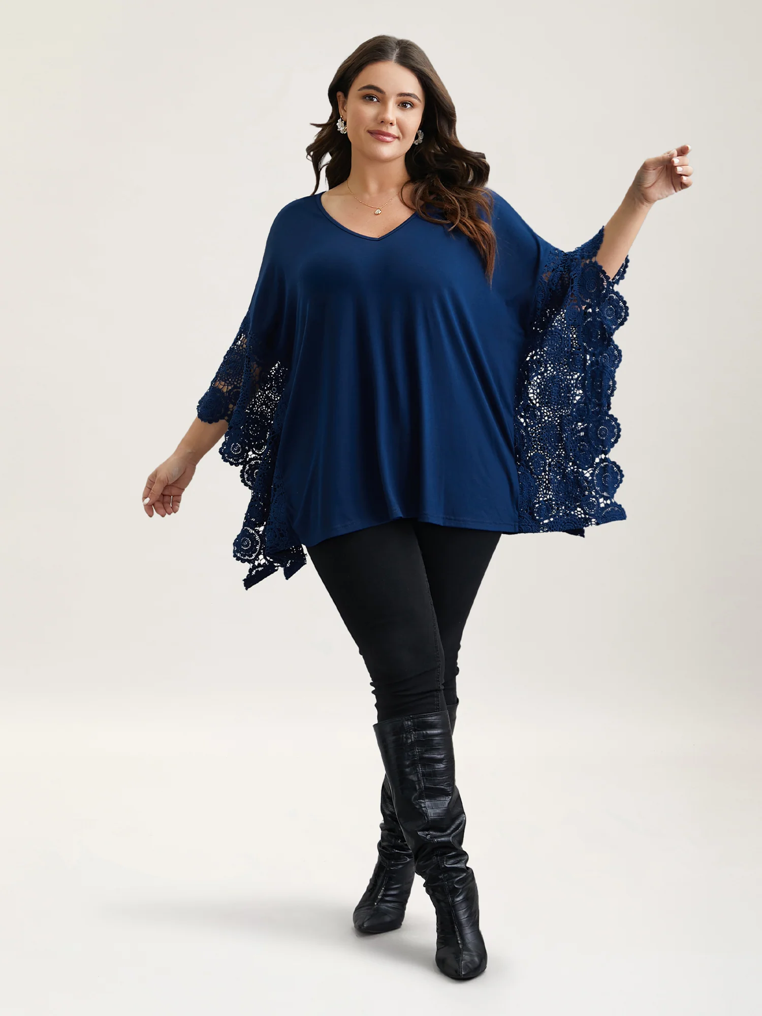 V-Neck Crochet Lace Batwing Sleeve T-Shirt - Image 2