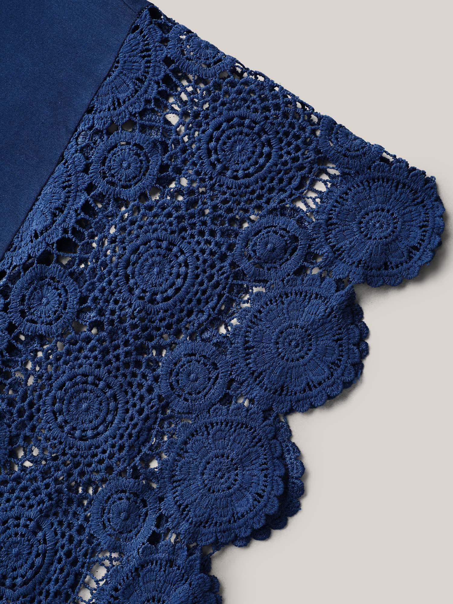 V-Neck Crochet Lace Batwing Sleeve T-Shirt - Image 5