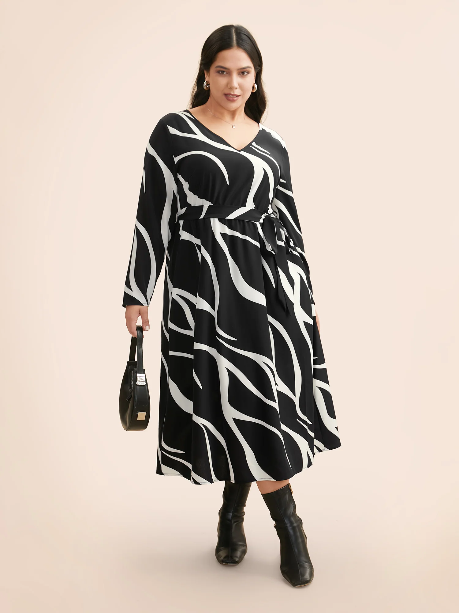 V Neck Geometric Belted Dress - Image 2