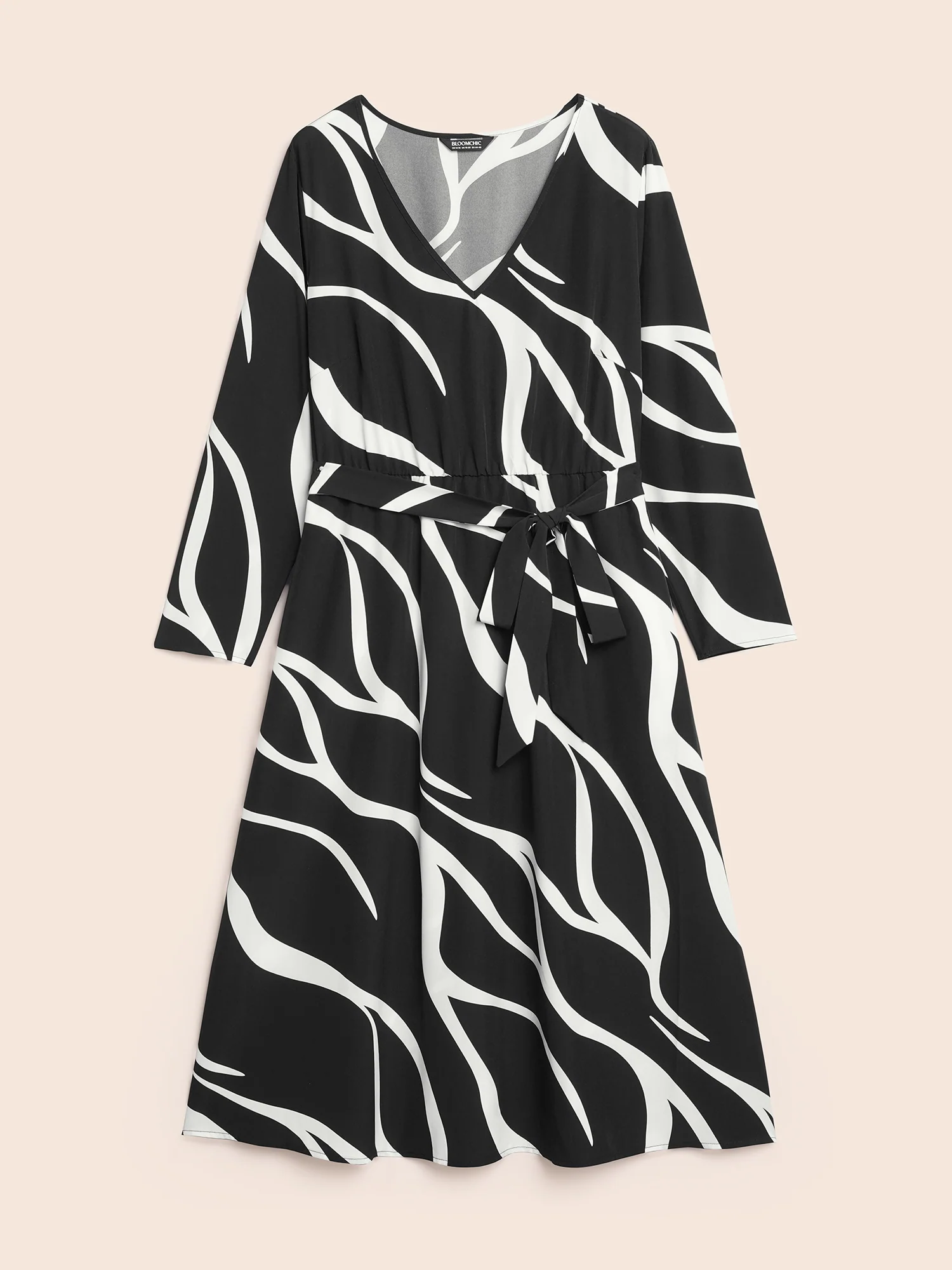 V Neck Geometric Belted Dress - Image 7