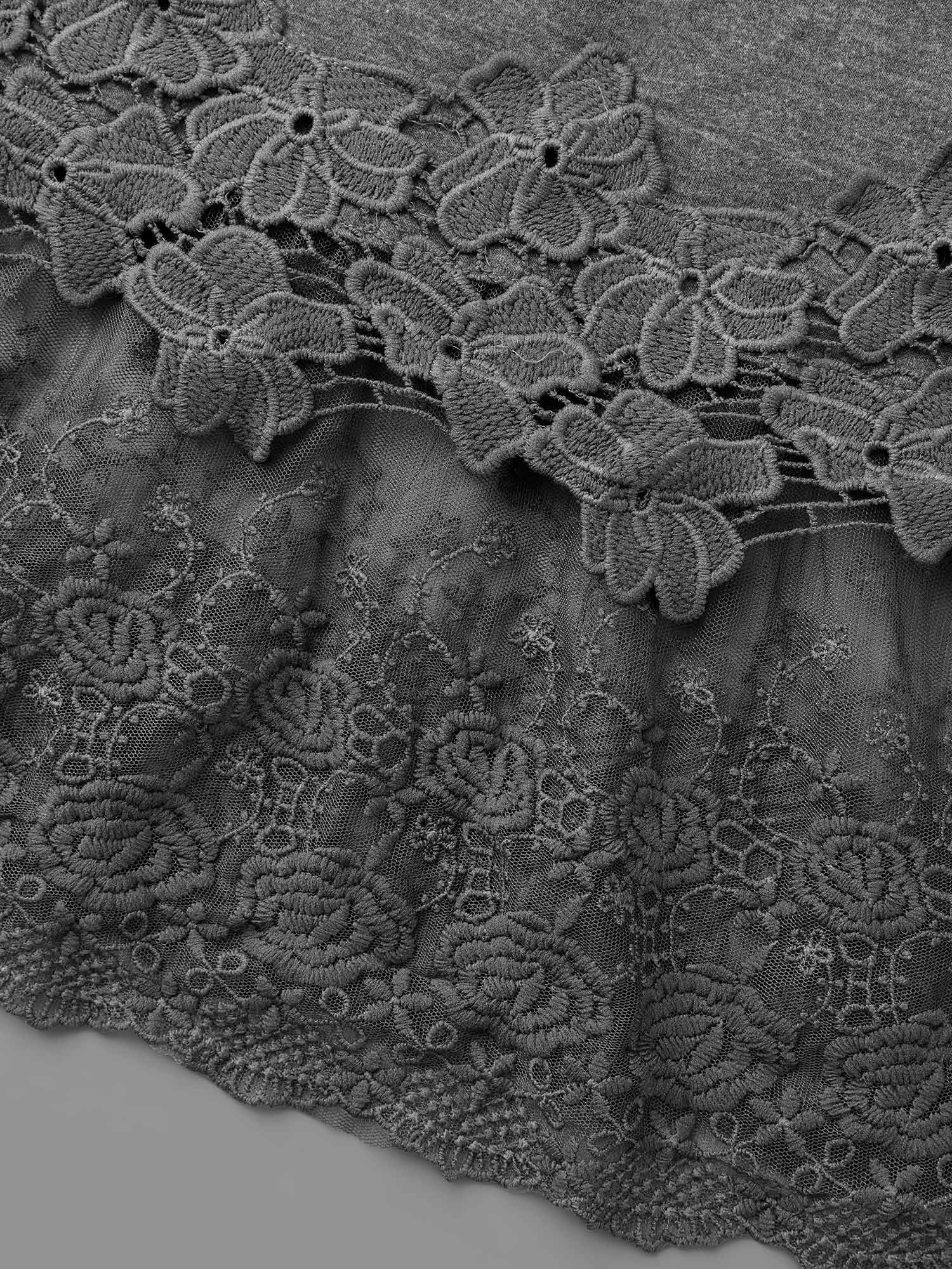 V Neck Lace Panel Jersey Top - Image 7