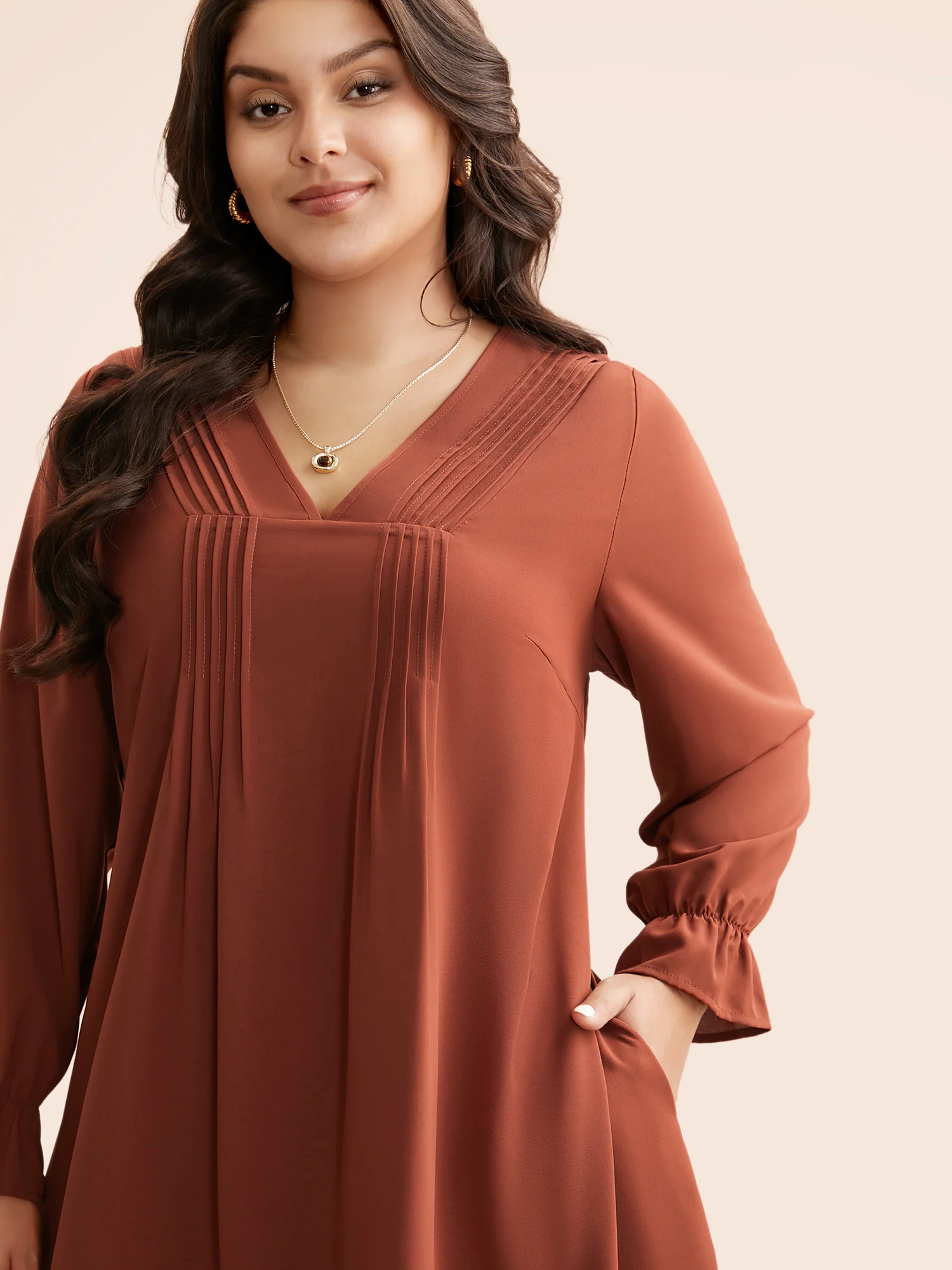 V Neck Pleated Lantern Sleeve Dress - Image 2