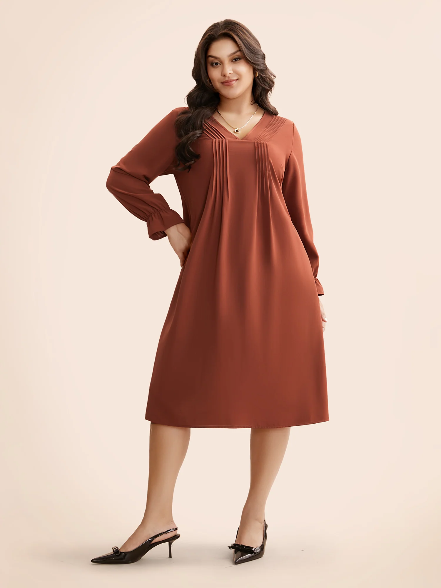 V Neck Pleated Lantern Sleeve Dress - Image 3
