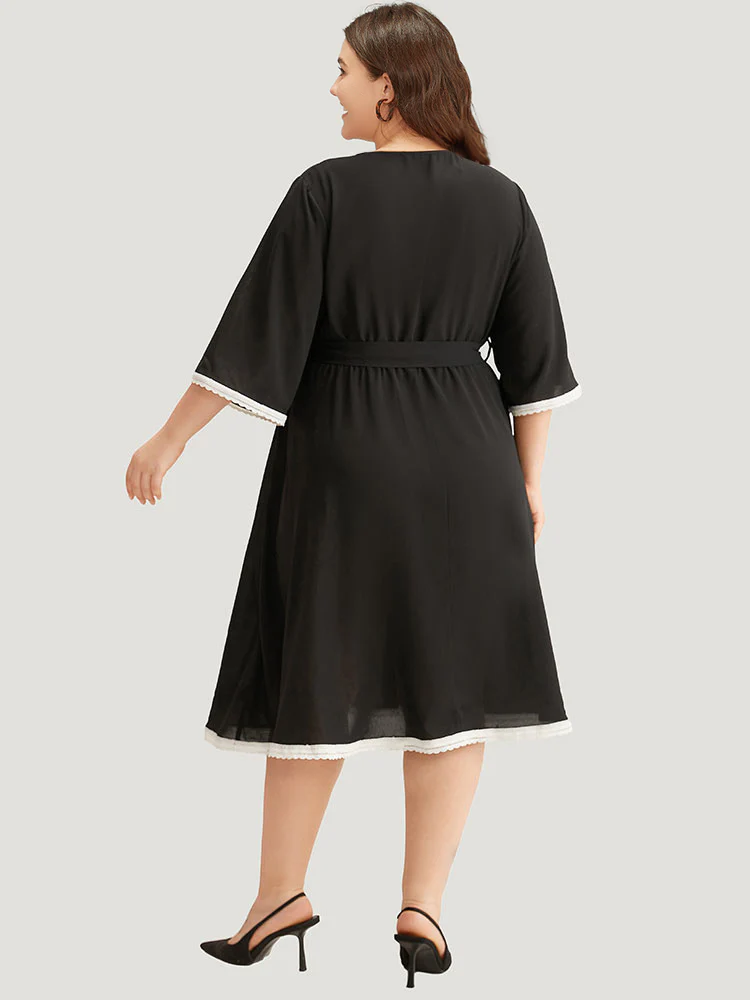 V Neck Pocket Patchwork Contrast Belted Dress - Image 3