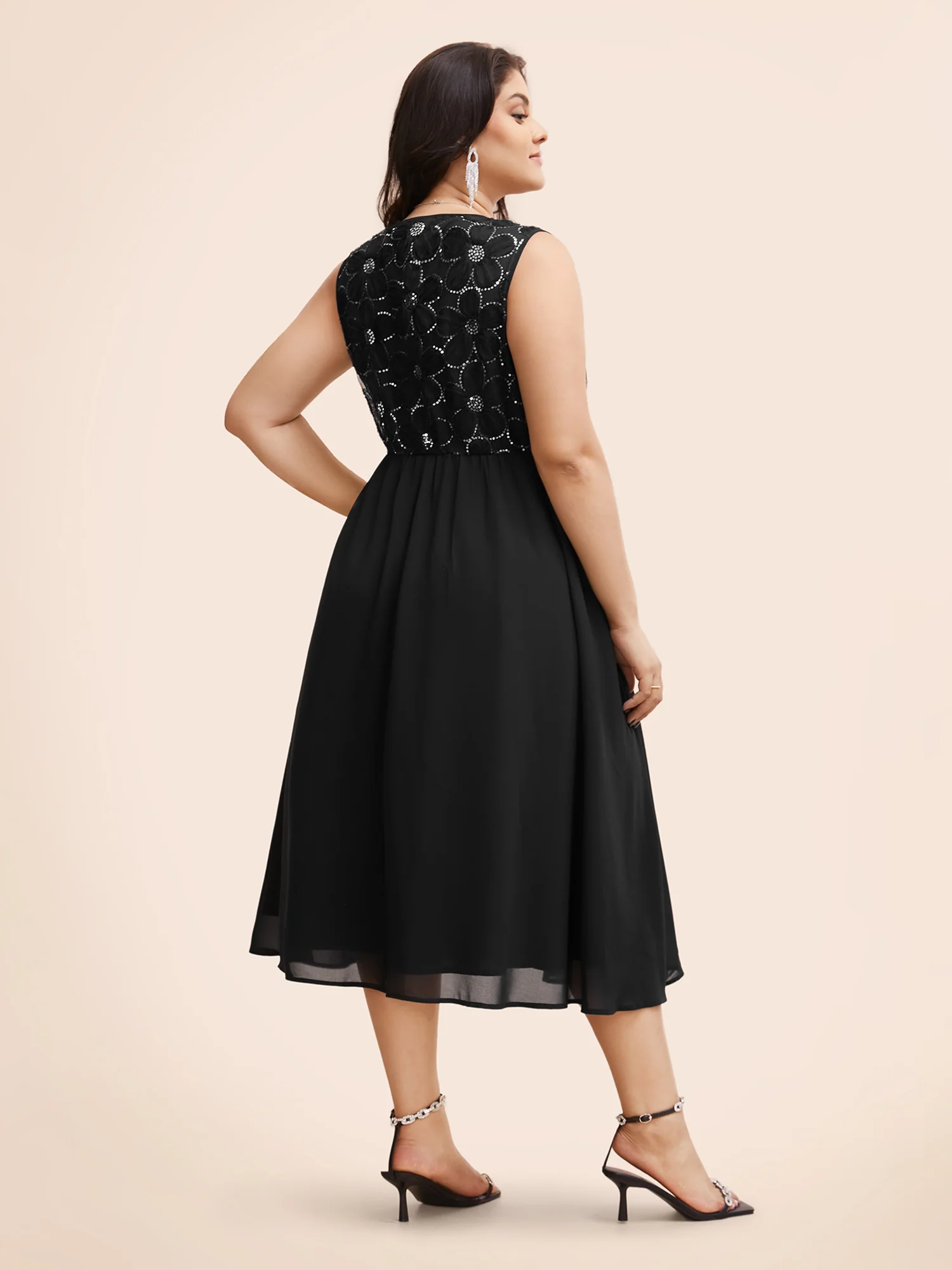 V Neck Sequin Floral Patchwork Dress - Image 3