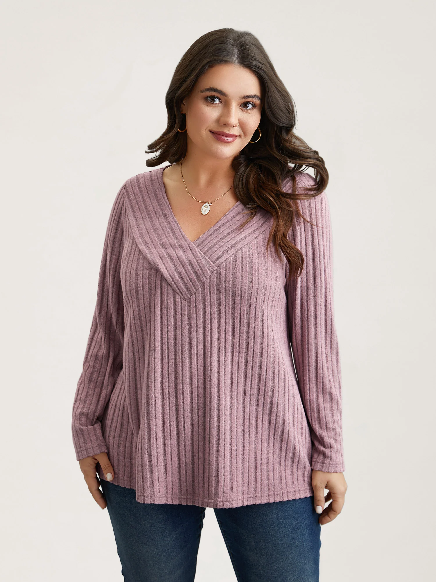 V-Neck Textured Pit Strip Fitted T-Shirt - Image 3