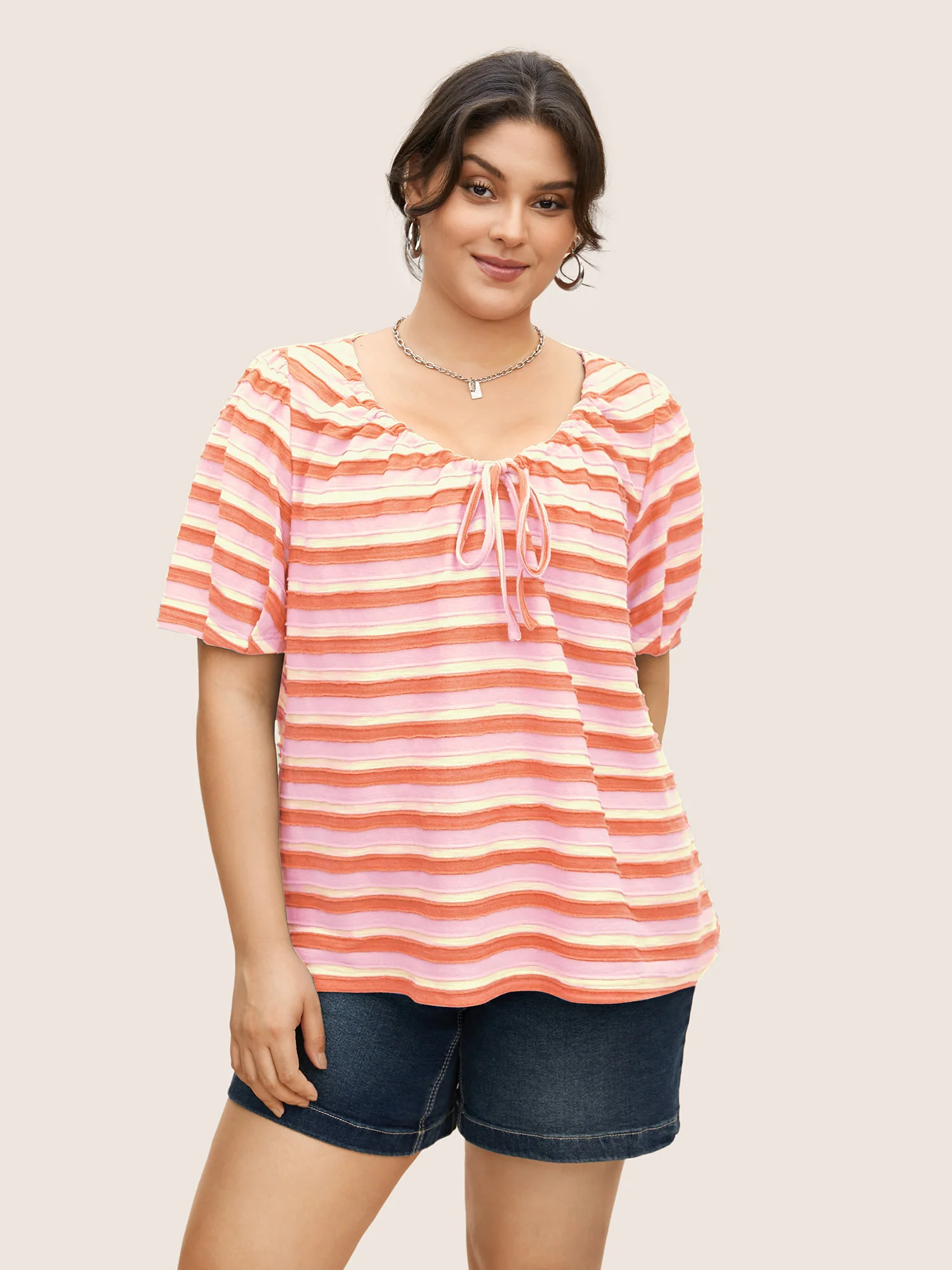 V Neck Textured Striped Tie Knot T-shirt - Image 4