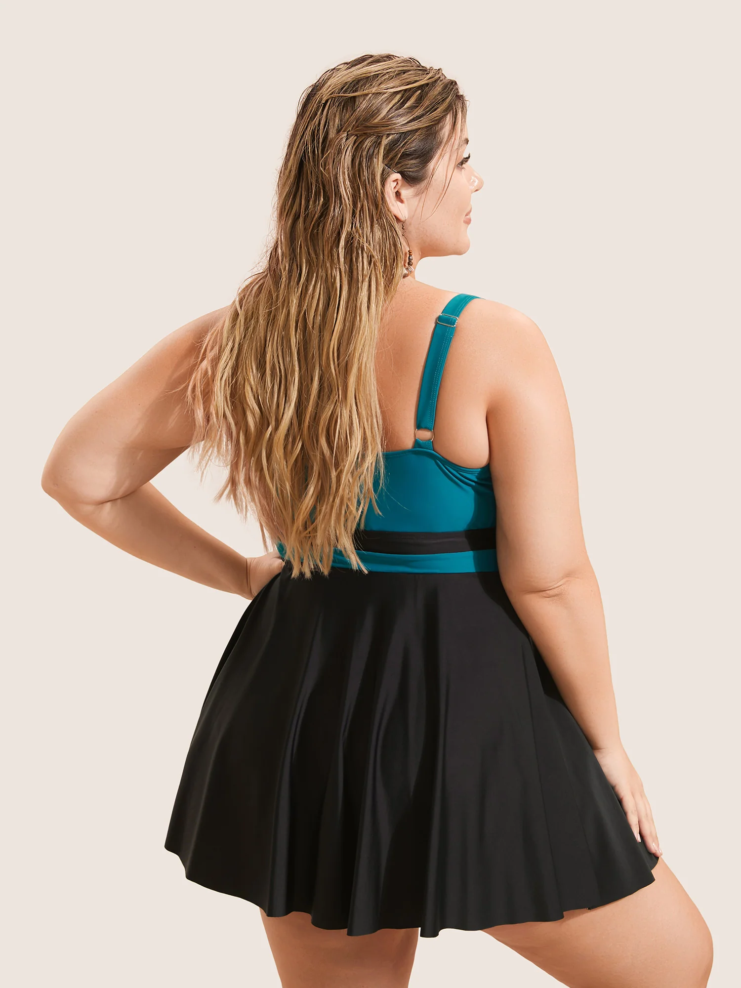 V Neck Two Tone Patchwork Swim Dress - Image 2