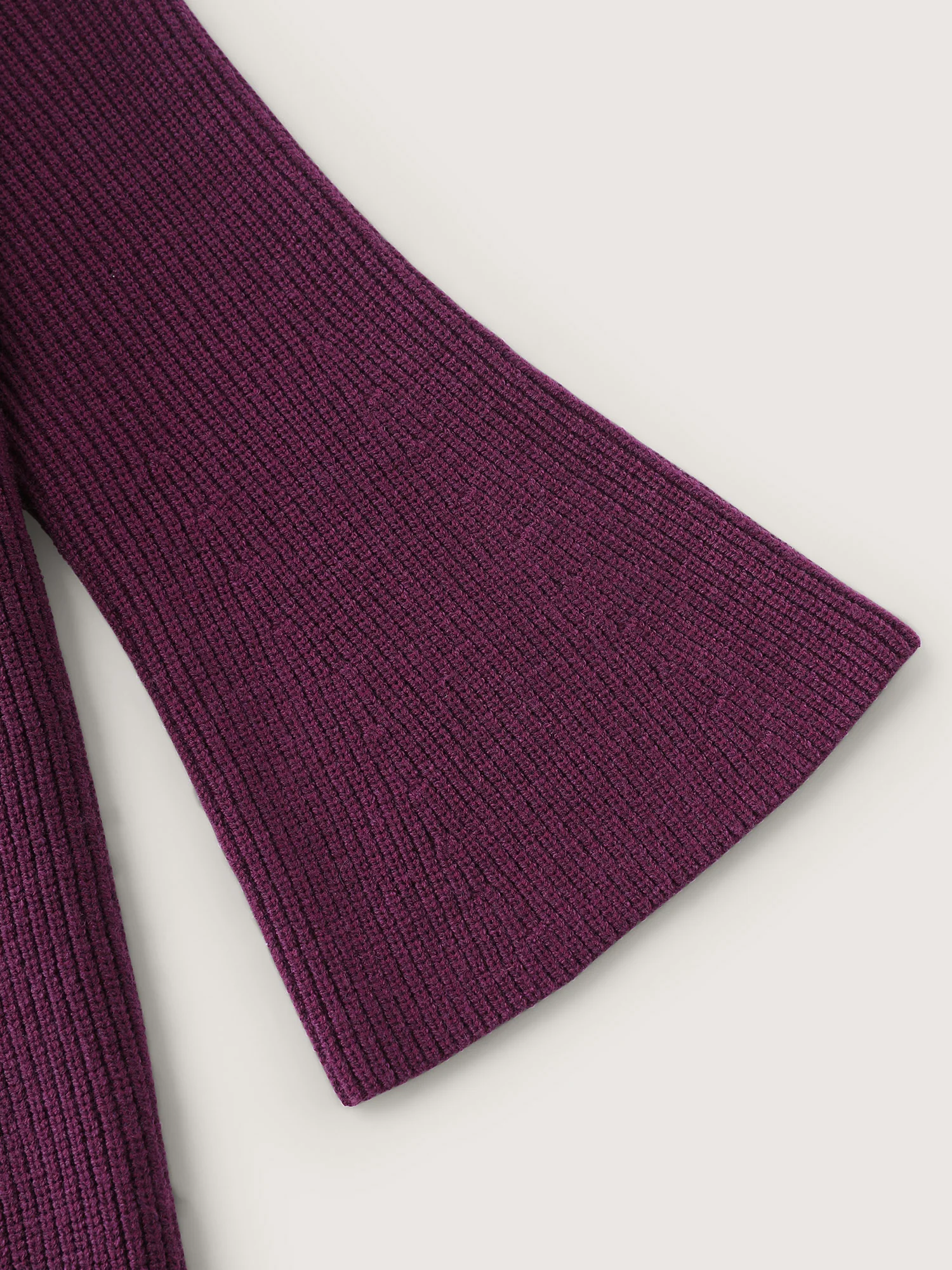 V-Neckline Fitted Flared Sleeve Pullover - Image 6