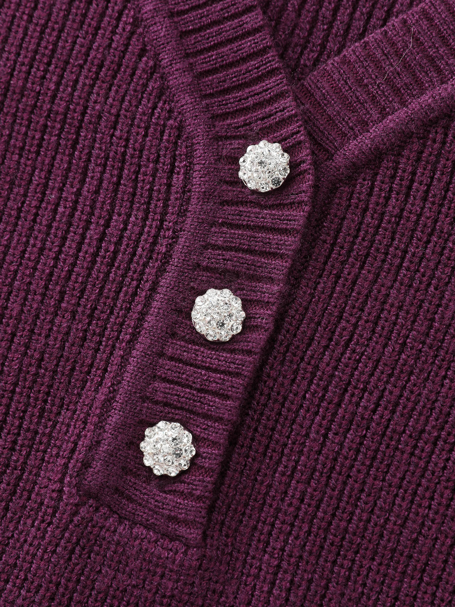 V-Neckline Fitted Flared Sleeve Pullover - Image 7