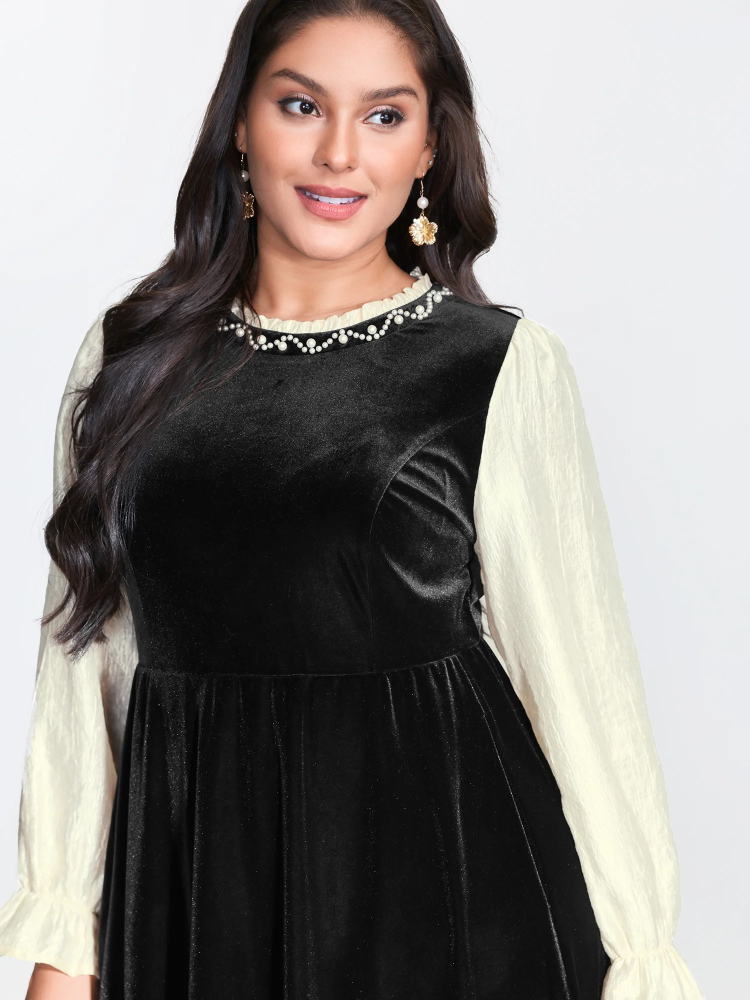 Velvet Contrast Pearl Detail Midi Dress - Image 2