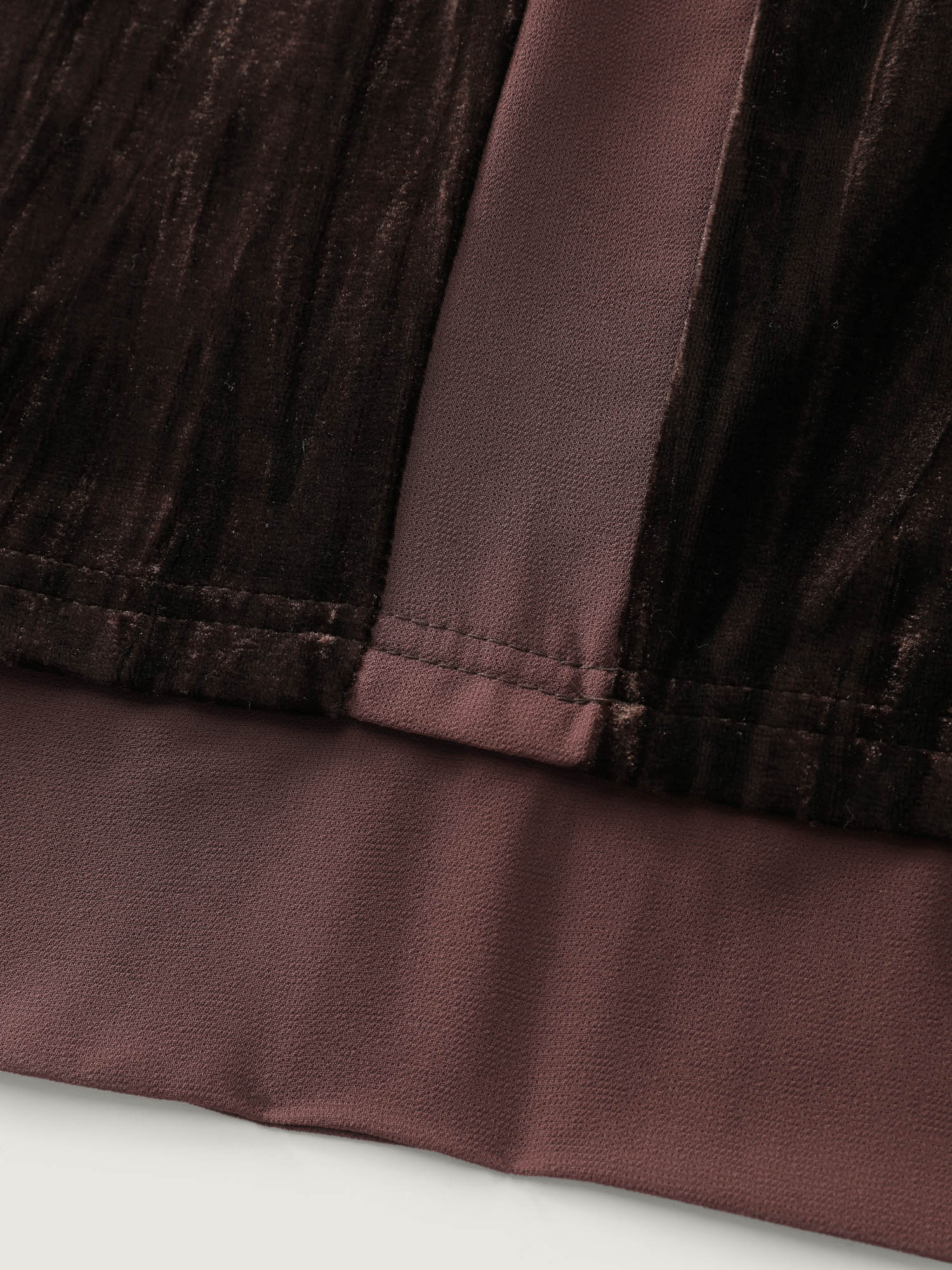 Velvet Contrast Round Neck T-Shirt - Image 5