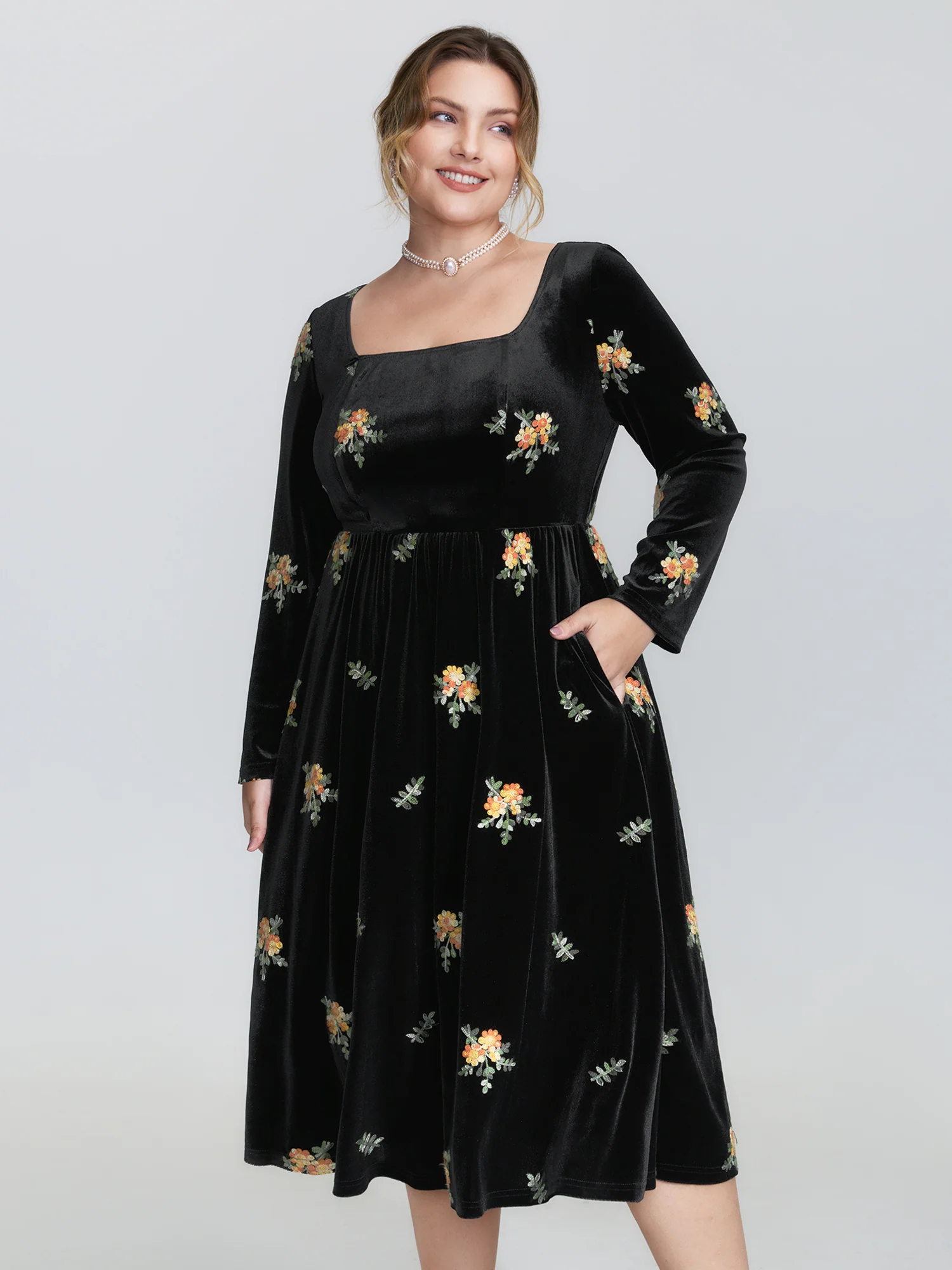 Velvet Floral Embroidered Pockets Midi Dress - Image 3
