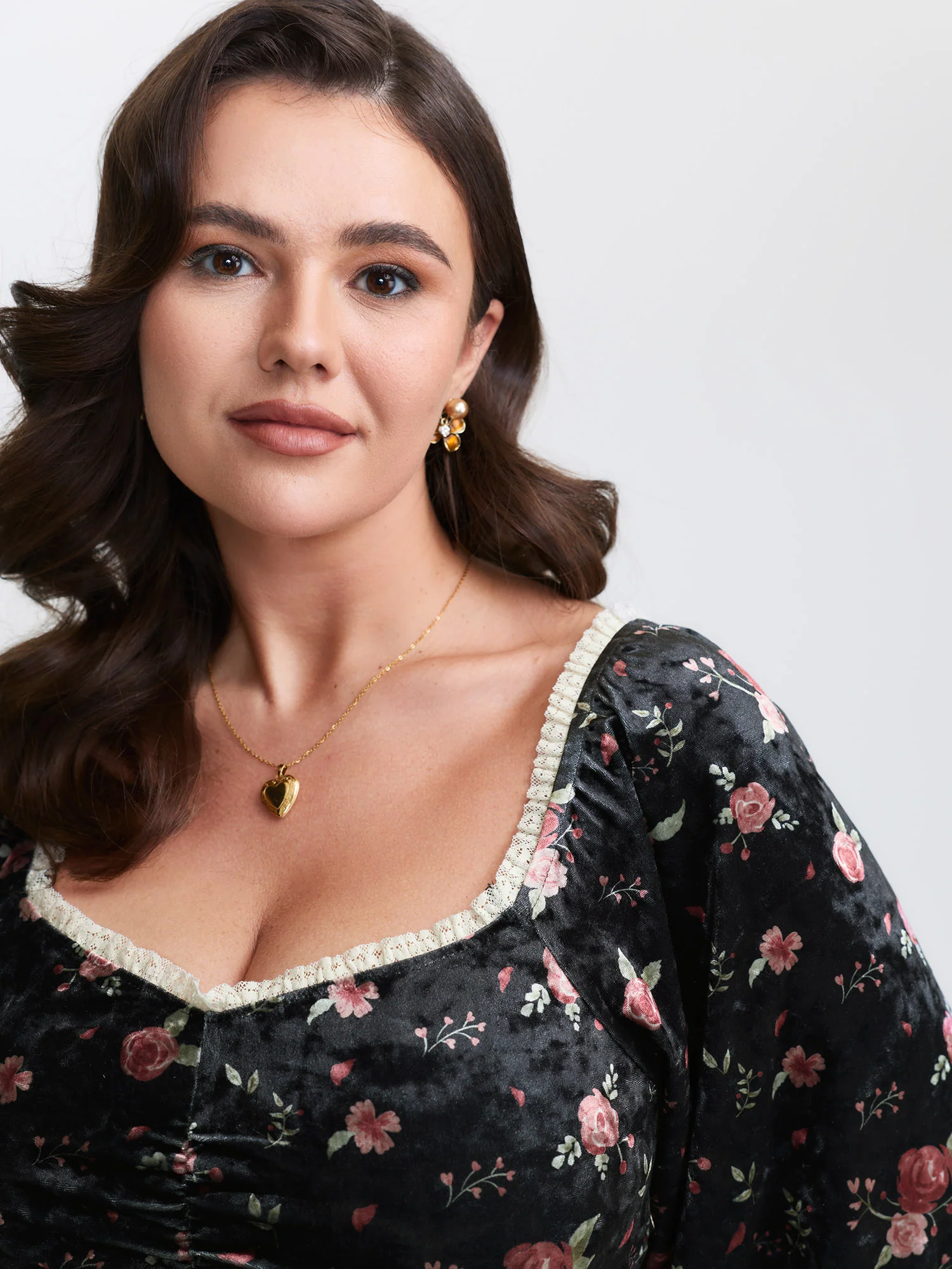 Velvet Floral Lace Ruched Midi Dress - Image 2