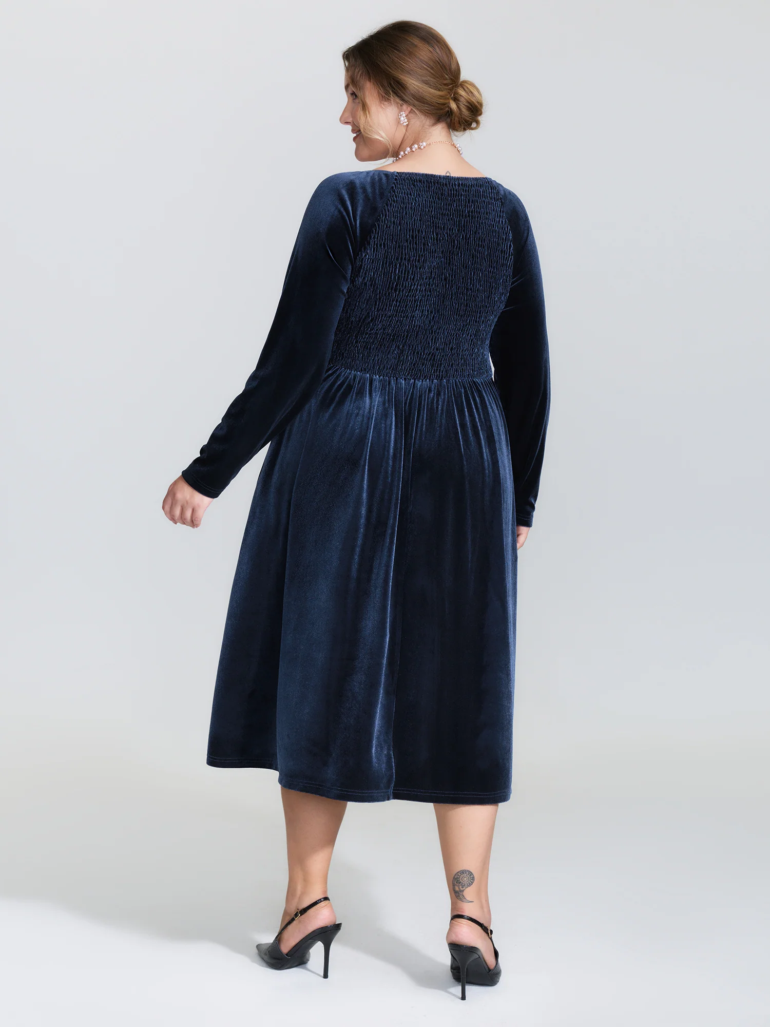 Velvet Lace Trim Stitch Shirred Midi Dress - Image 4
