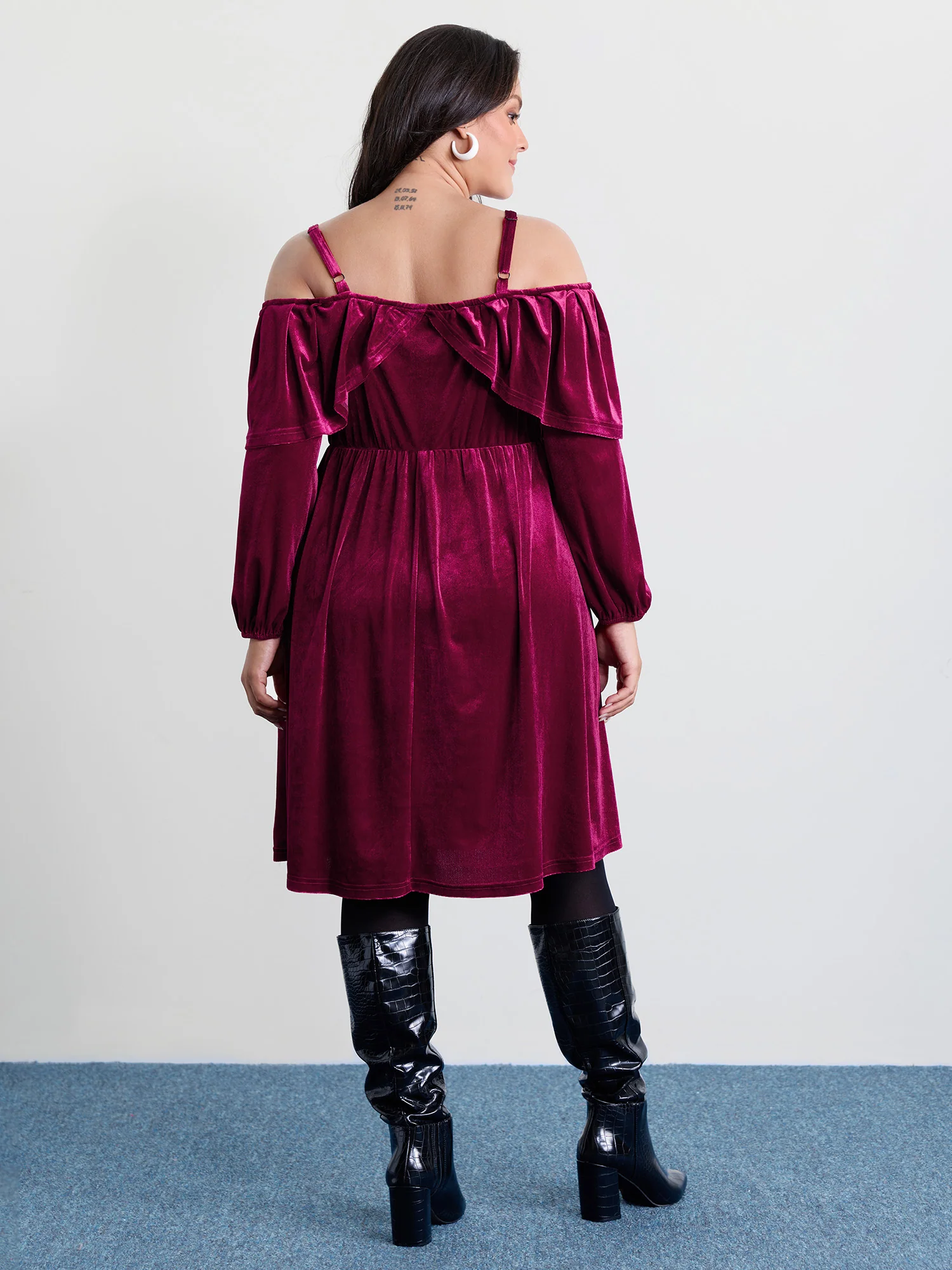 Velvet Off-Shoulder Bow Pockets Midi Dress - Image 4