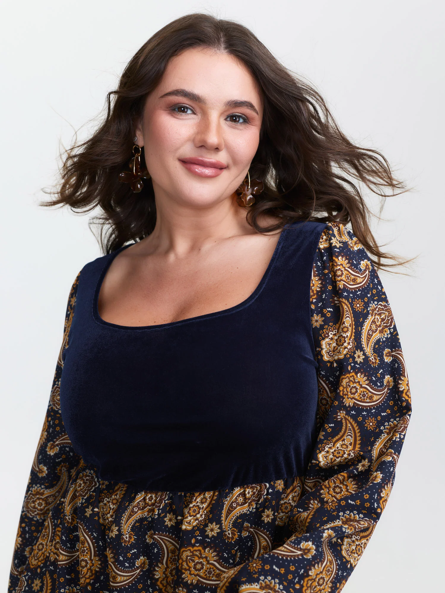 Velvet Paisley Print Spliced Midi Dress - Image 2