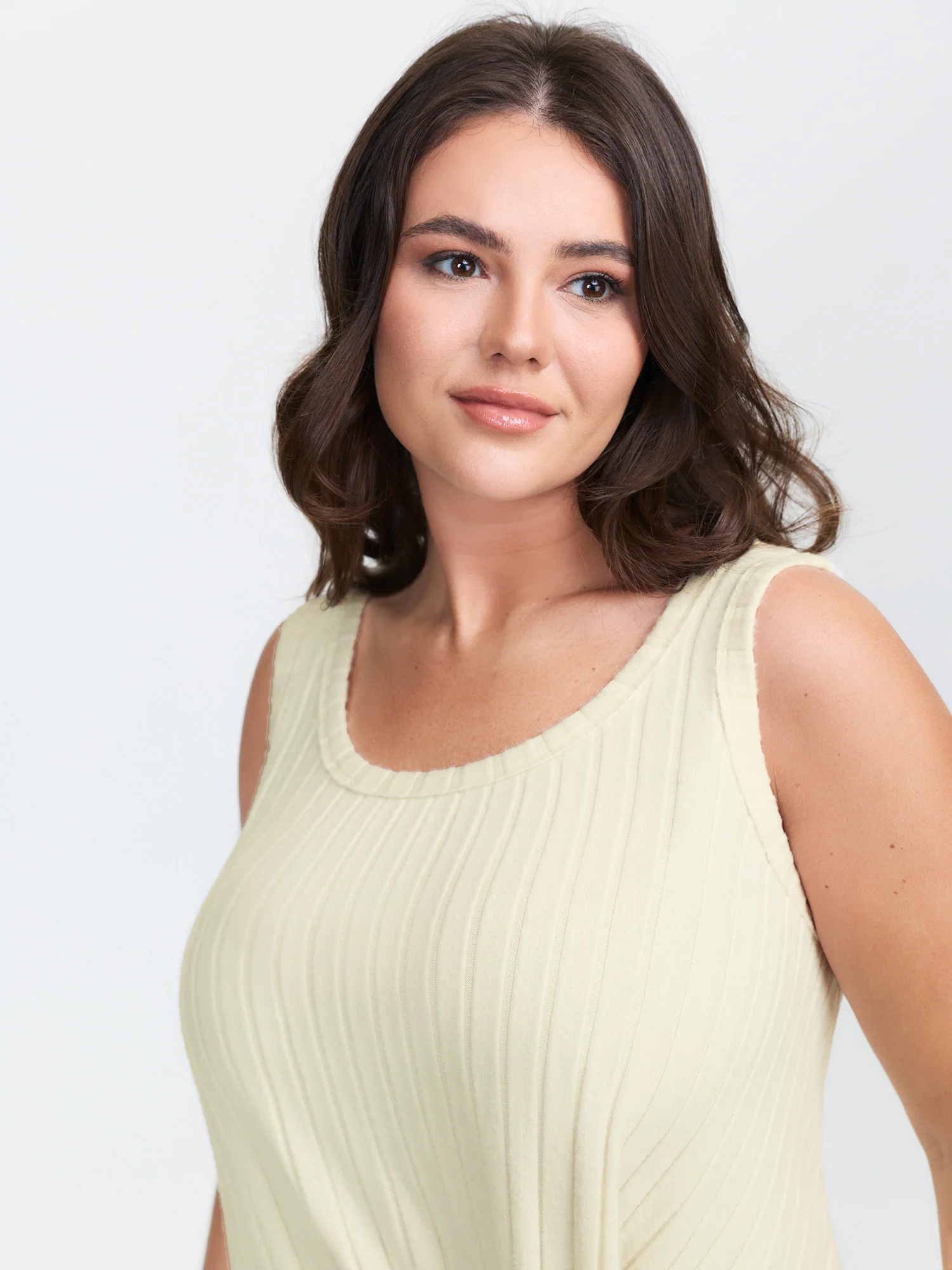 Velvety Ribbed Knotted Tank Top - Image 4