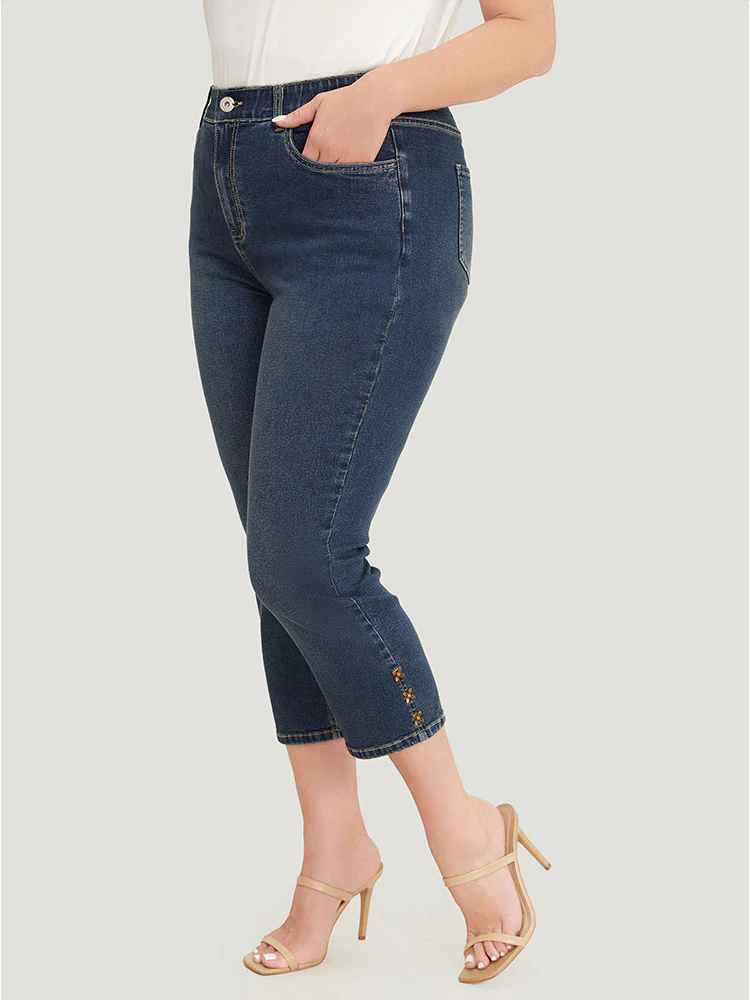 Very Stretchy High Rise  Dark Wash Beaded Detail Cropped Jeans - Image 4