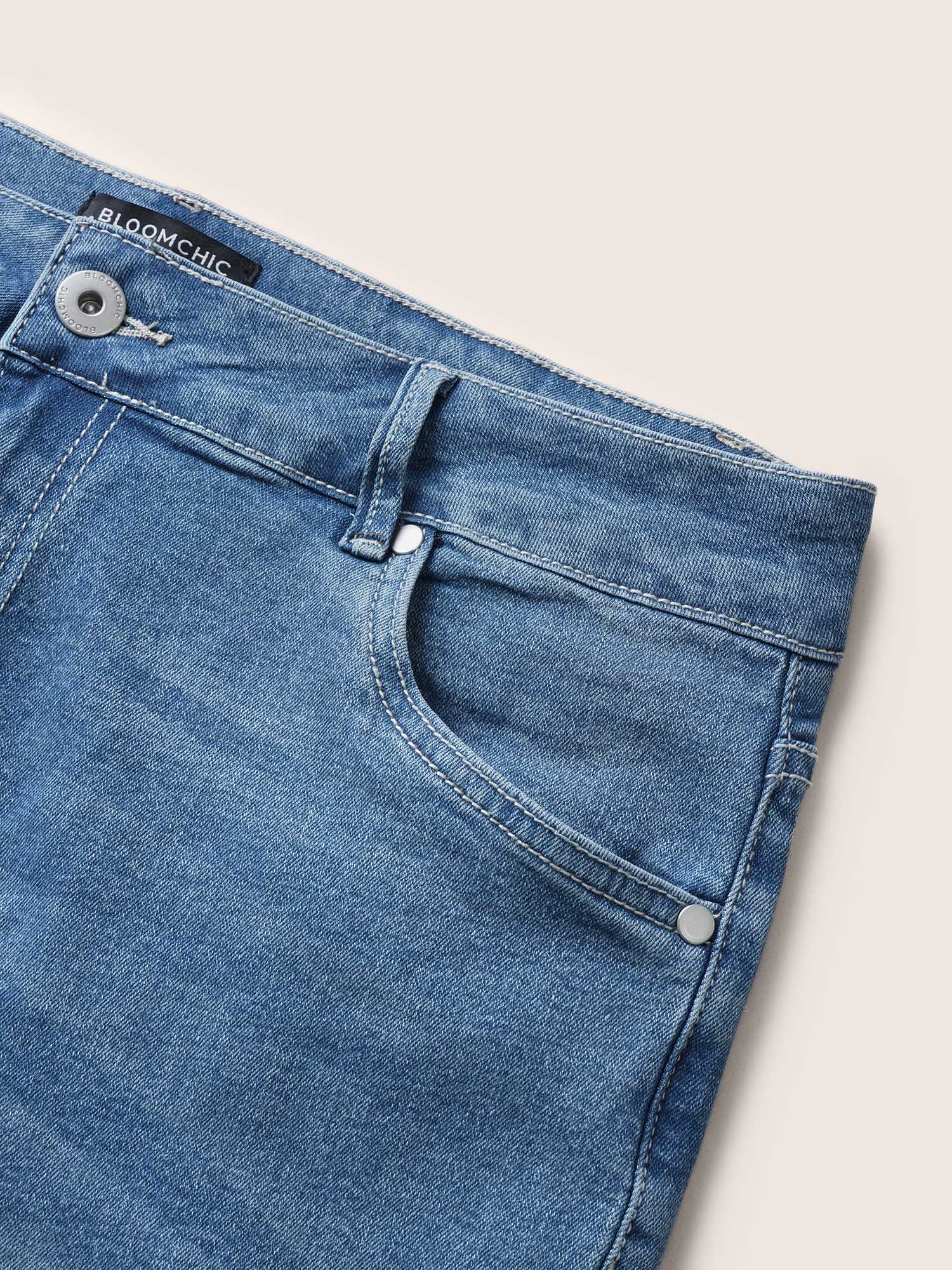 High Rise Knee-Length Skinny-Fit Denim Shorts - Image 3