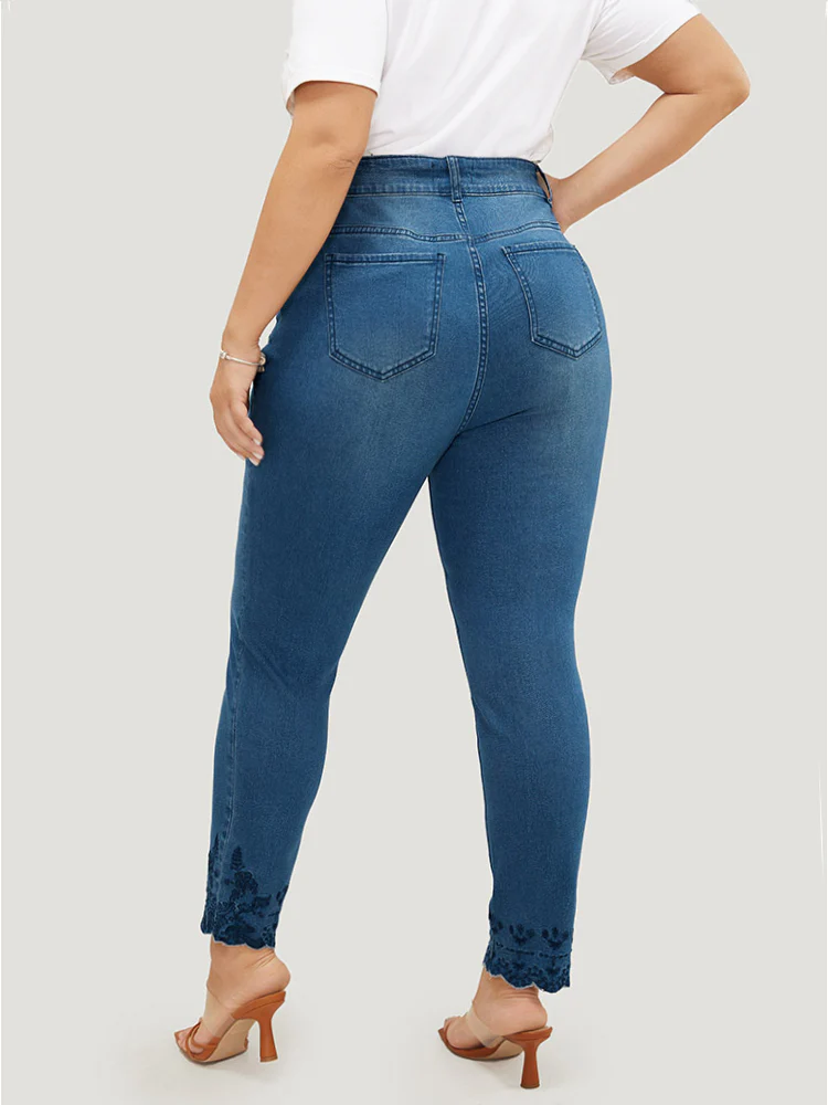 Very Stretchy High Rise Medium Wash Embroidered Scalloped Hem Jeans - Image 6