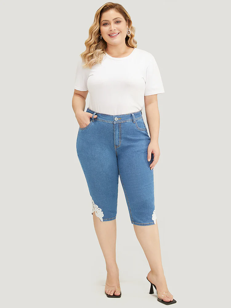 Very Stretchy High Rise Medium Wash Guipure Lace Knee Denim Shorts - Image 3