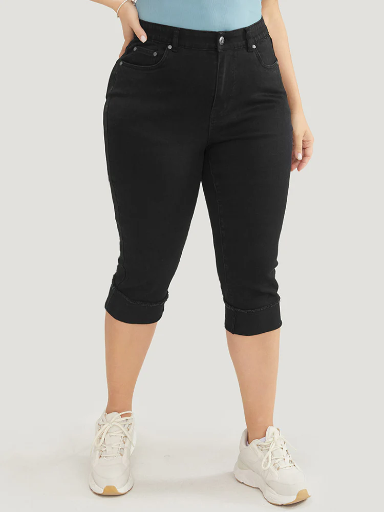 Very Stretchy High Rise Black Wash Rivet Detail Knee Denim Shorts - Image 4