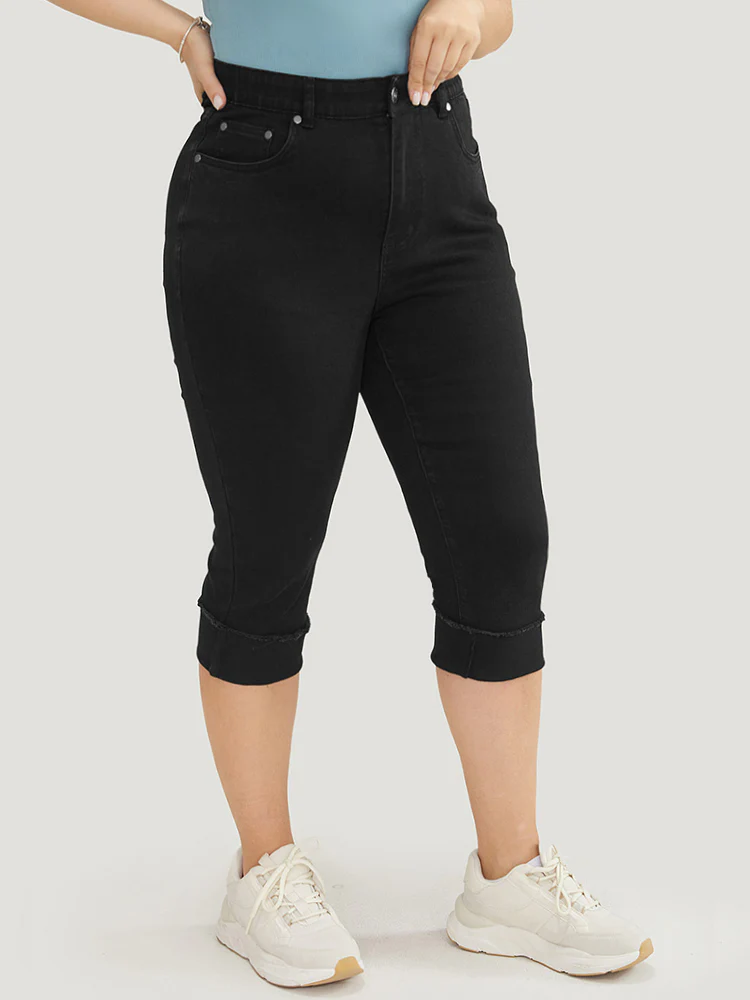 Very Stretchy High Rise Black Wash Rivet Detail Knee Denim Shorts - Image 6