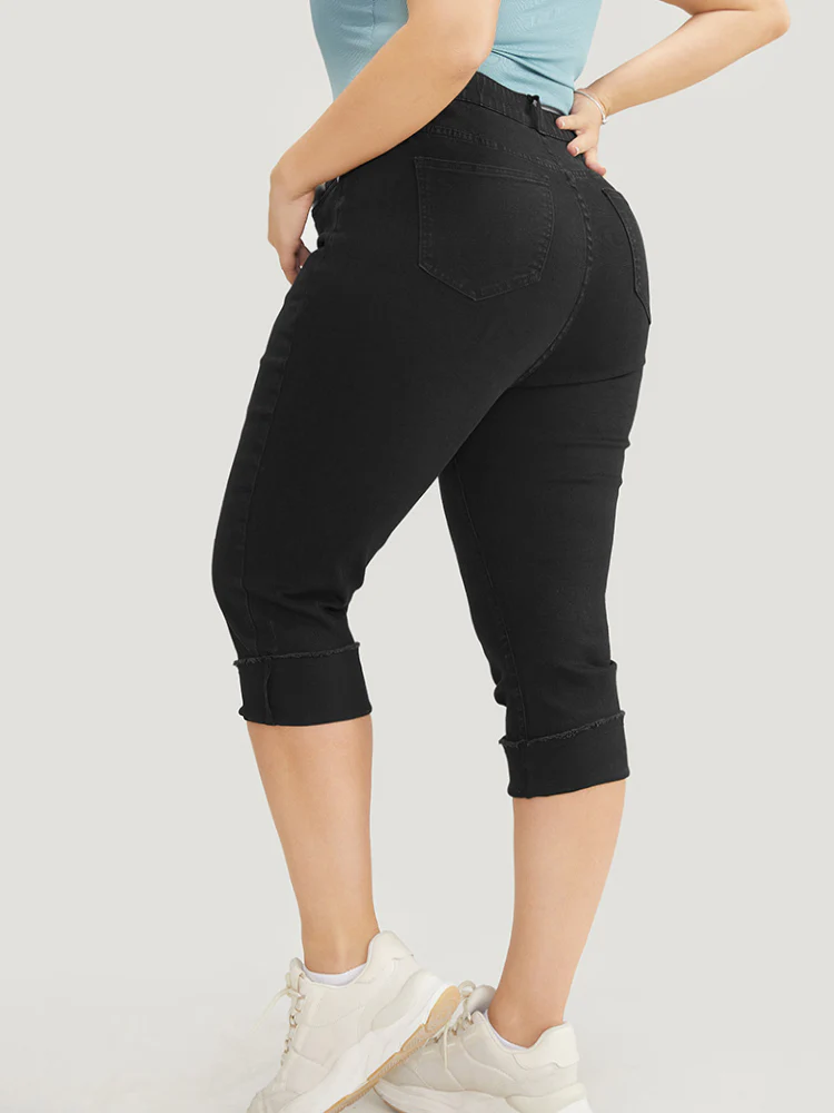 Very Stretchy High Rise Black Wash Rivet Detail Knee Denim Shorts - Image 7