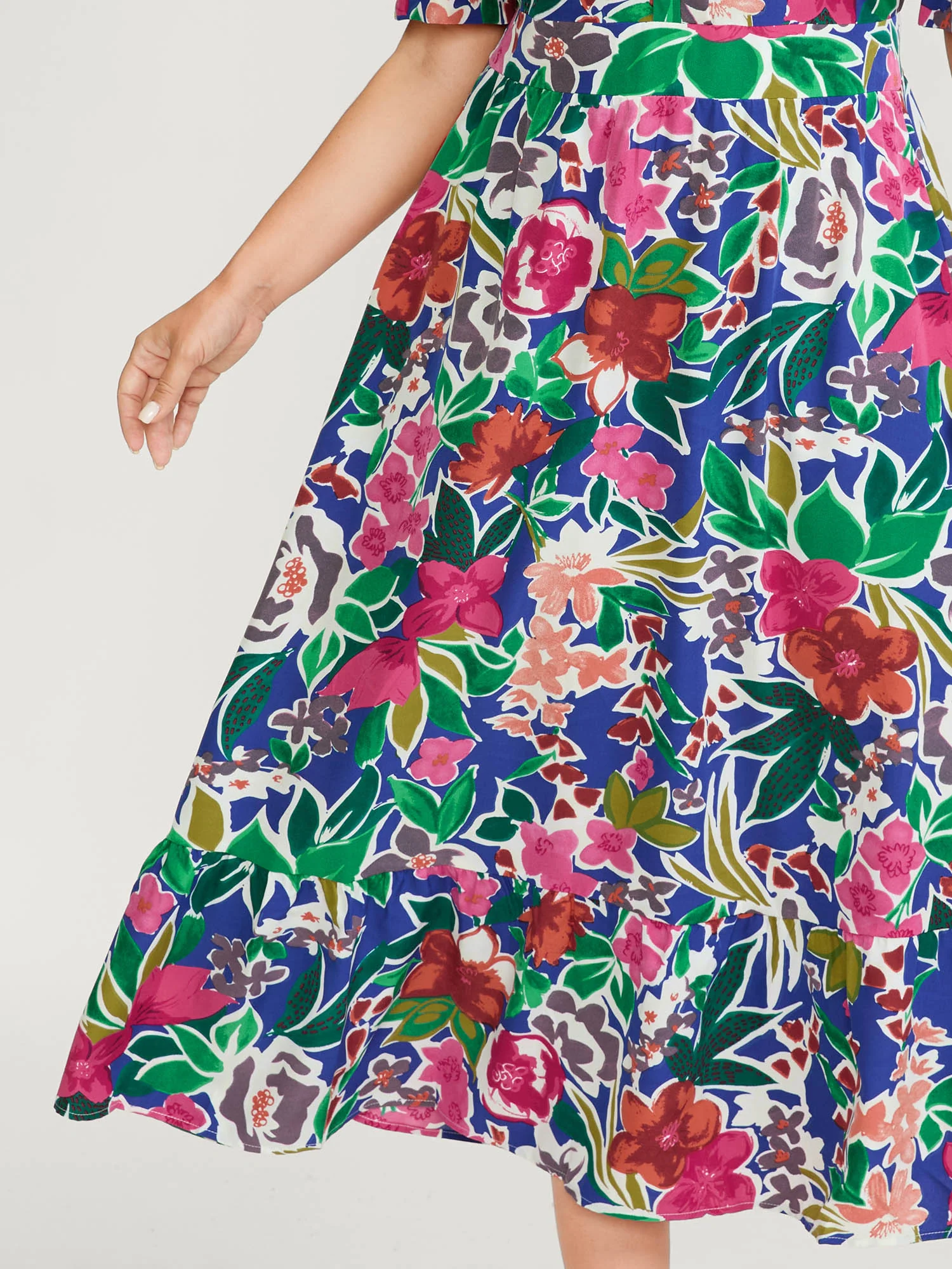 Vibrant Floral Print Notched Collar Maxi Dress - Image 3