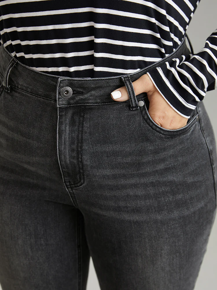 Vintage Black Wash Straight Leg Jeans - Image 3