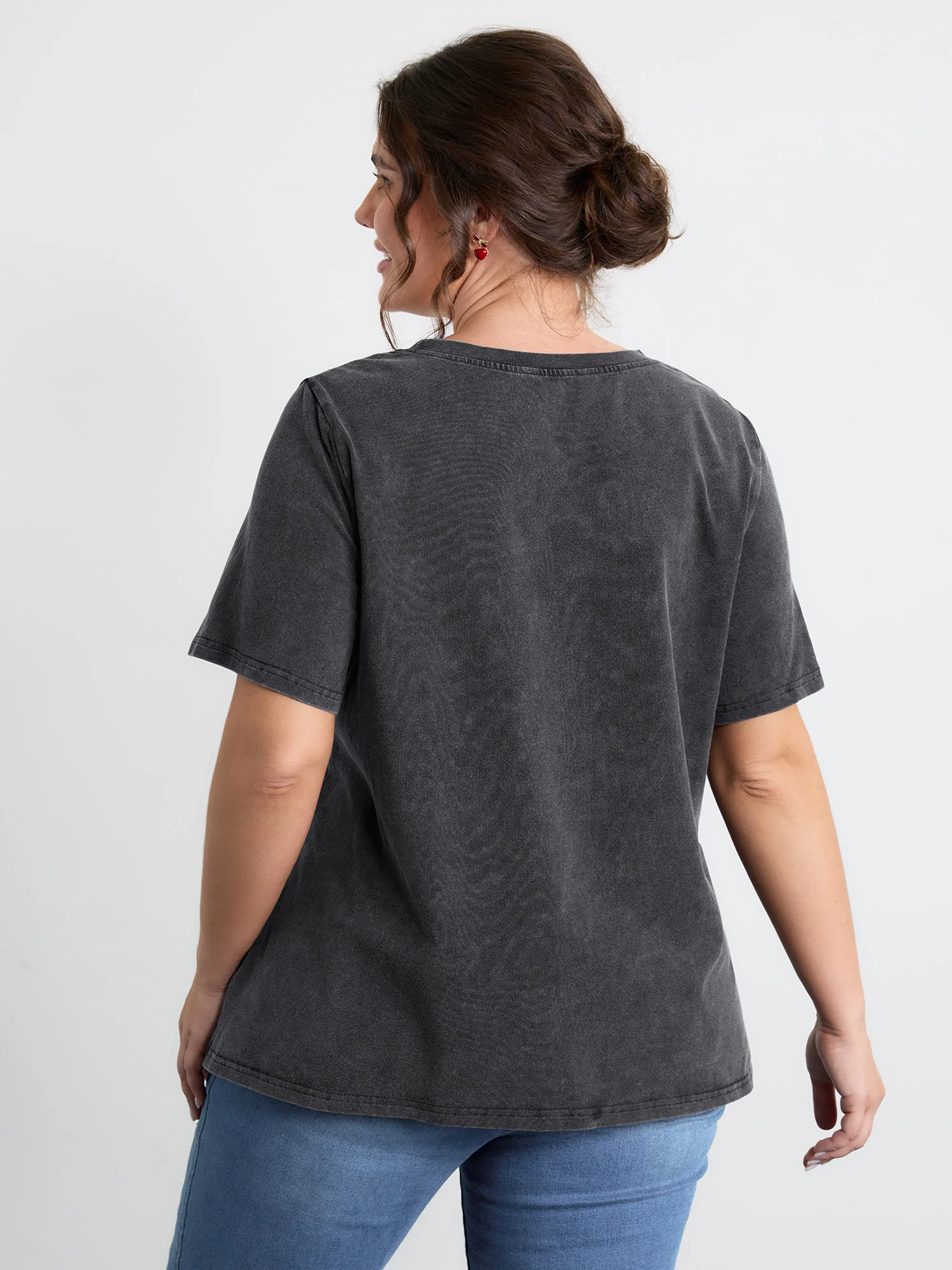 Vintage Cozy Merry Christmas Round Neck T-Shirt - Image 4