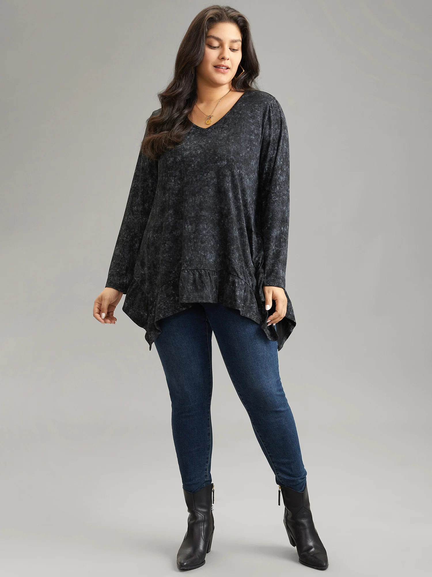 Vintage Print V Neck Hanky Hem T-shirt - Image 3