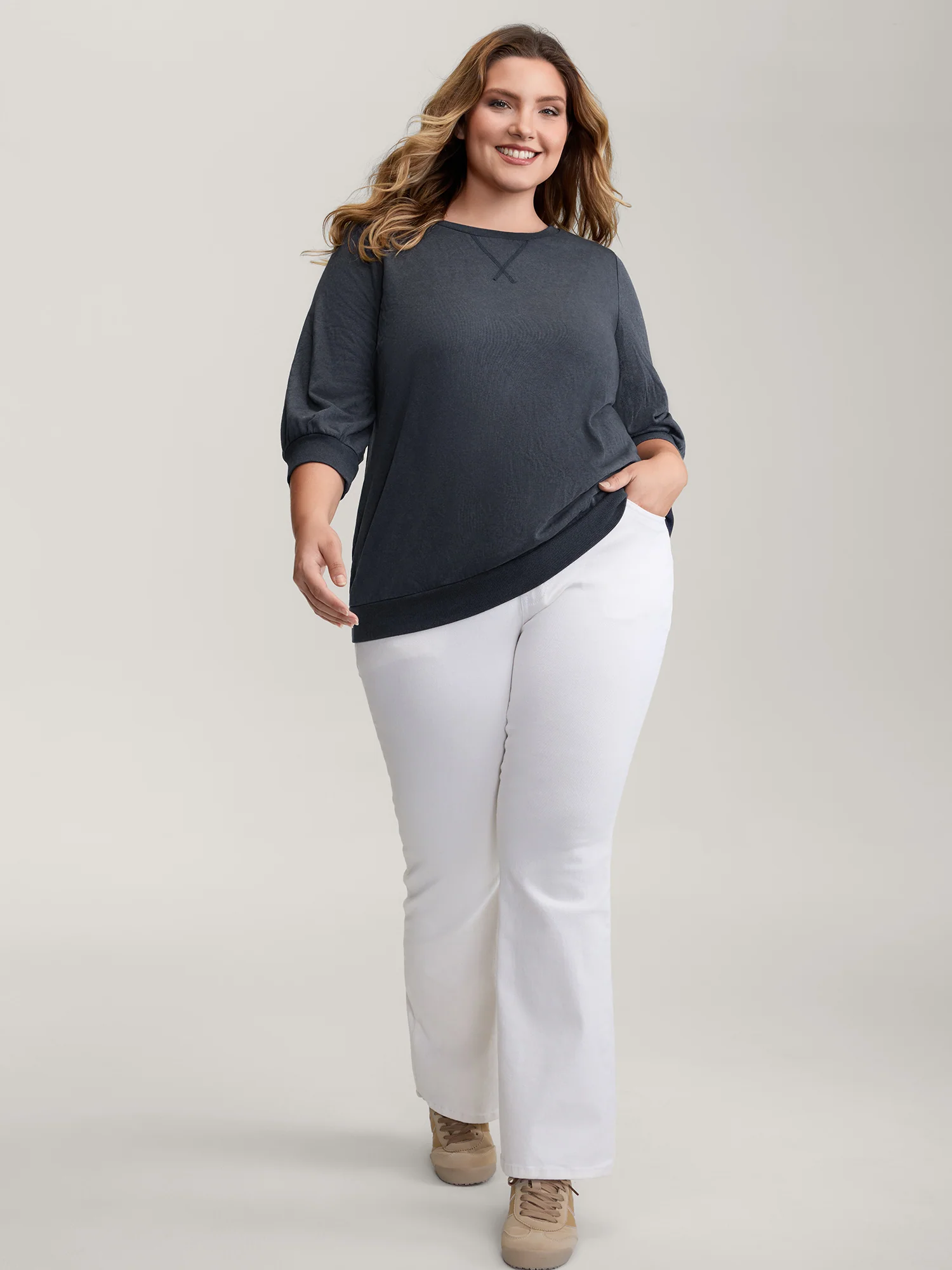 Vintage Round Neck Solid Sweatshirt - Image 3