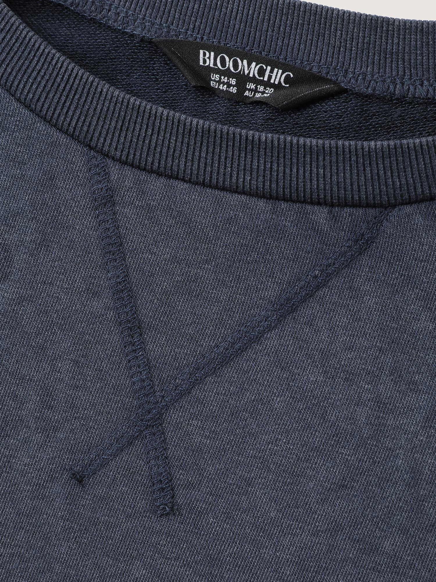 Vintage Round Neck Solid Sweatshirt - Image 5