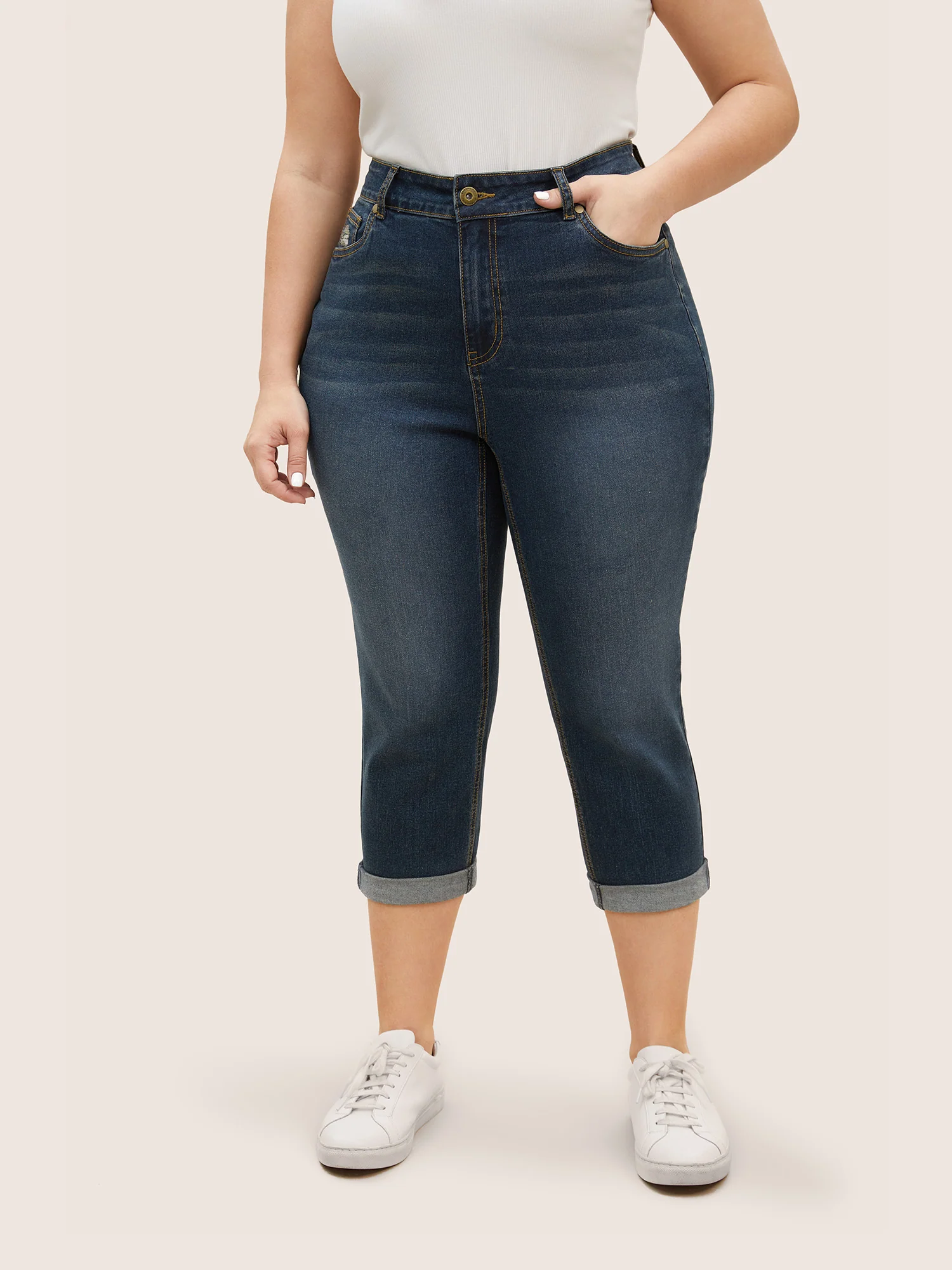 Vintage Slanted Pocket Roll Hem Jeans - Image 4