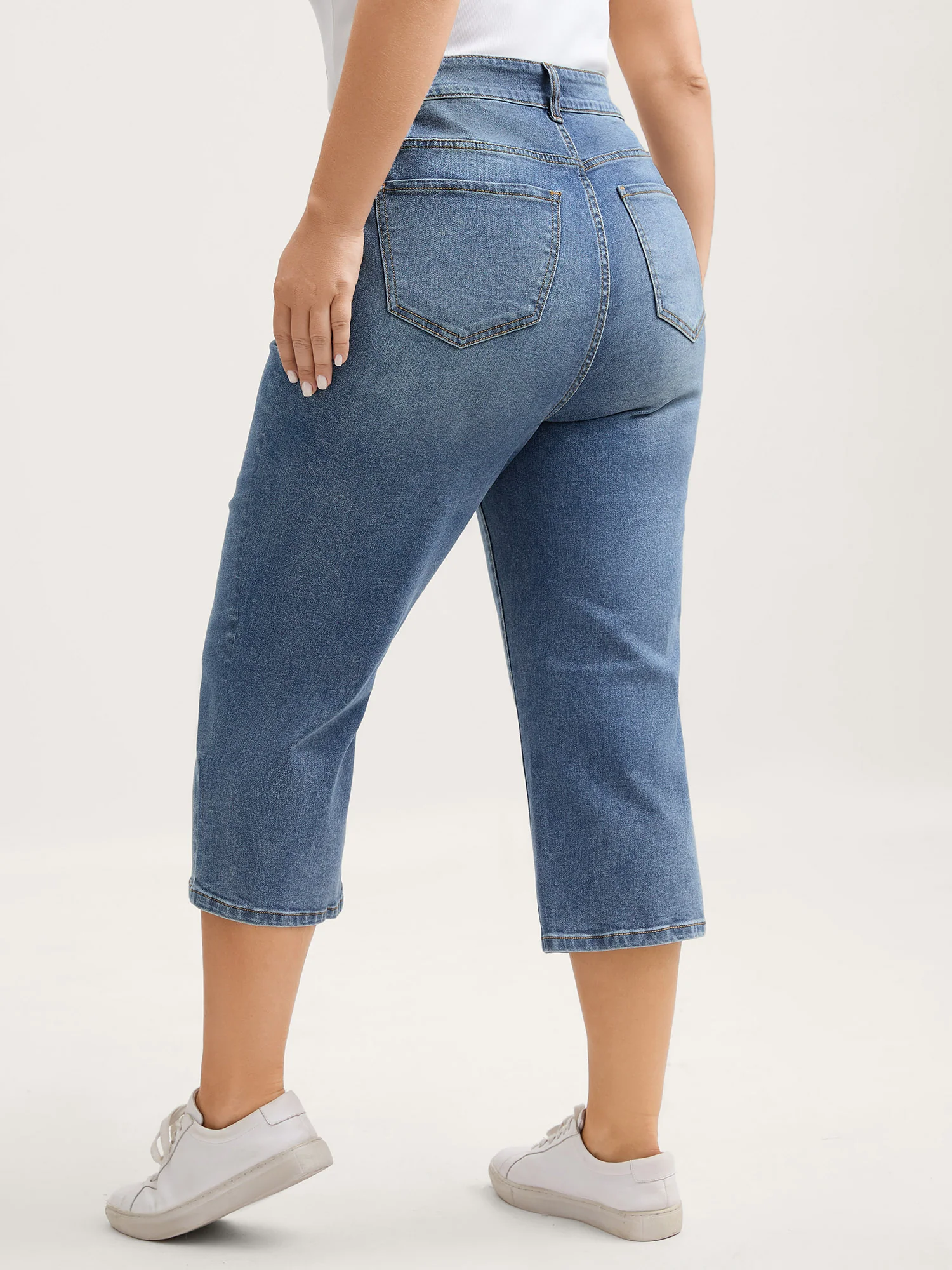 Vintage Wash Bootcut Cropped Jeans - Image 4