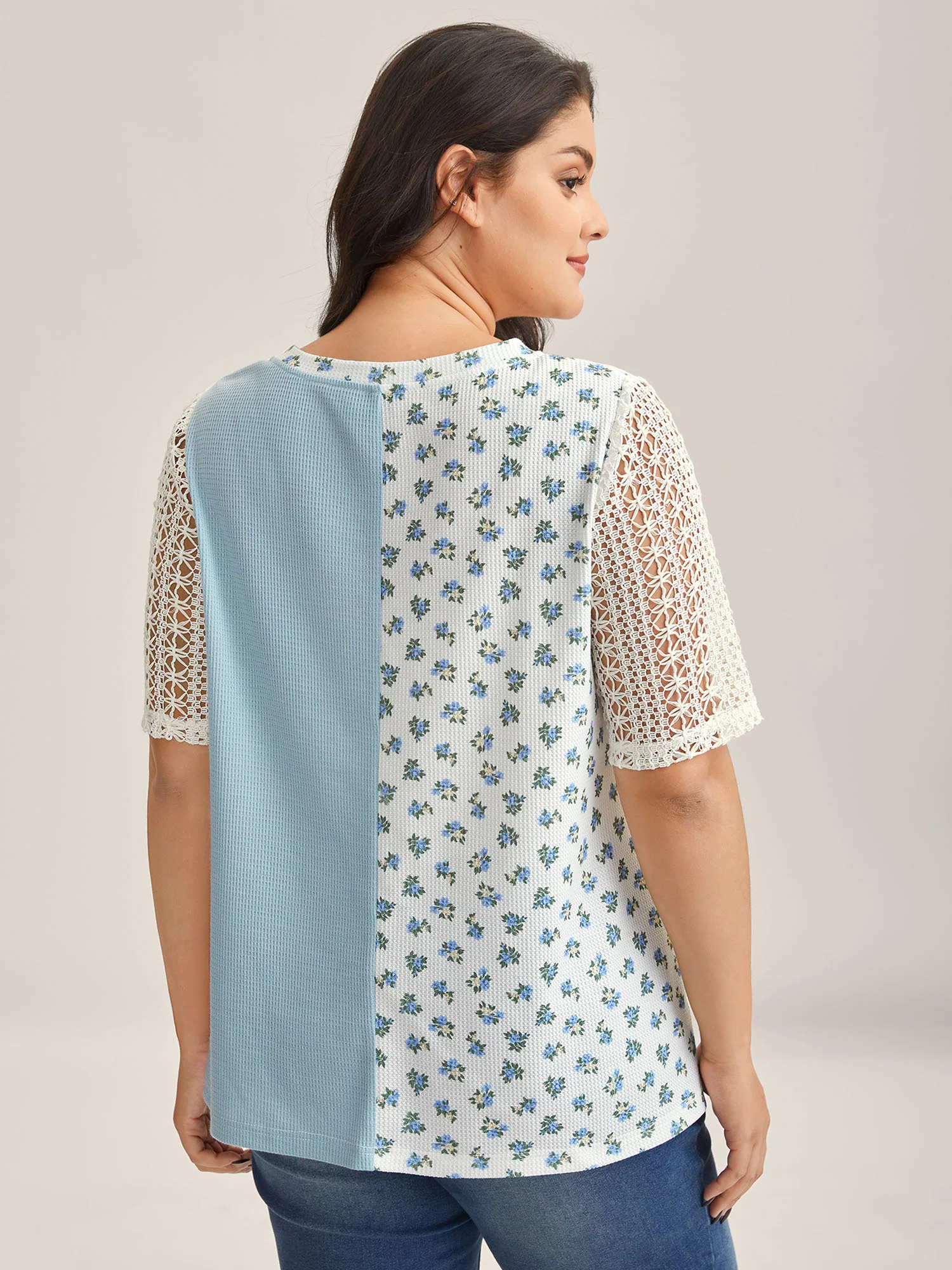 Waffle Grid Floral V-Neck T-Shirt - Image 4