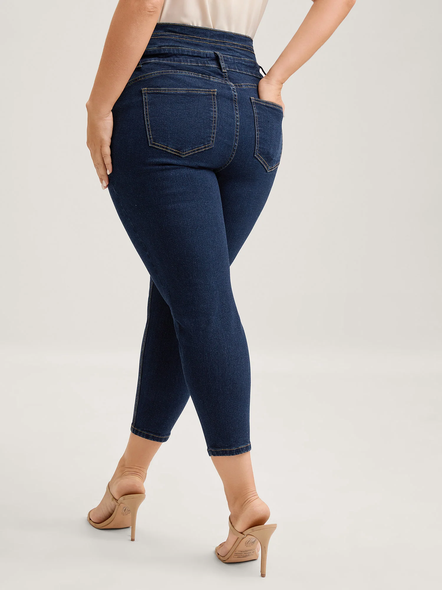 Waist-Cinching Sculpted Skinny-Fit Jeans - Image 5
