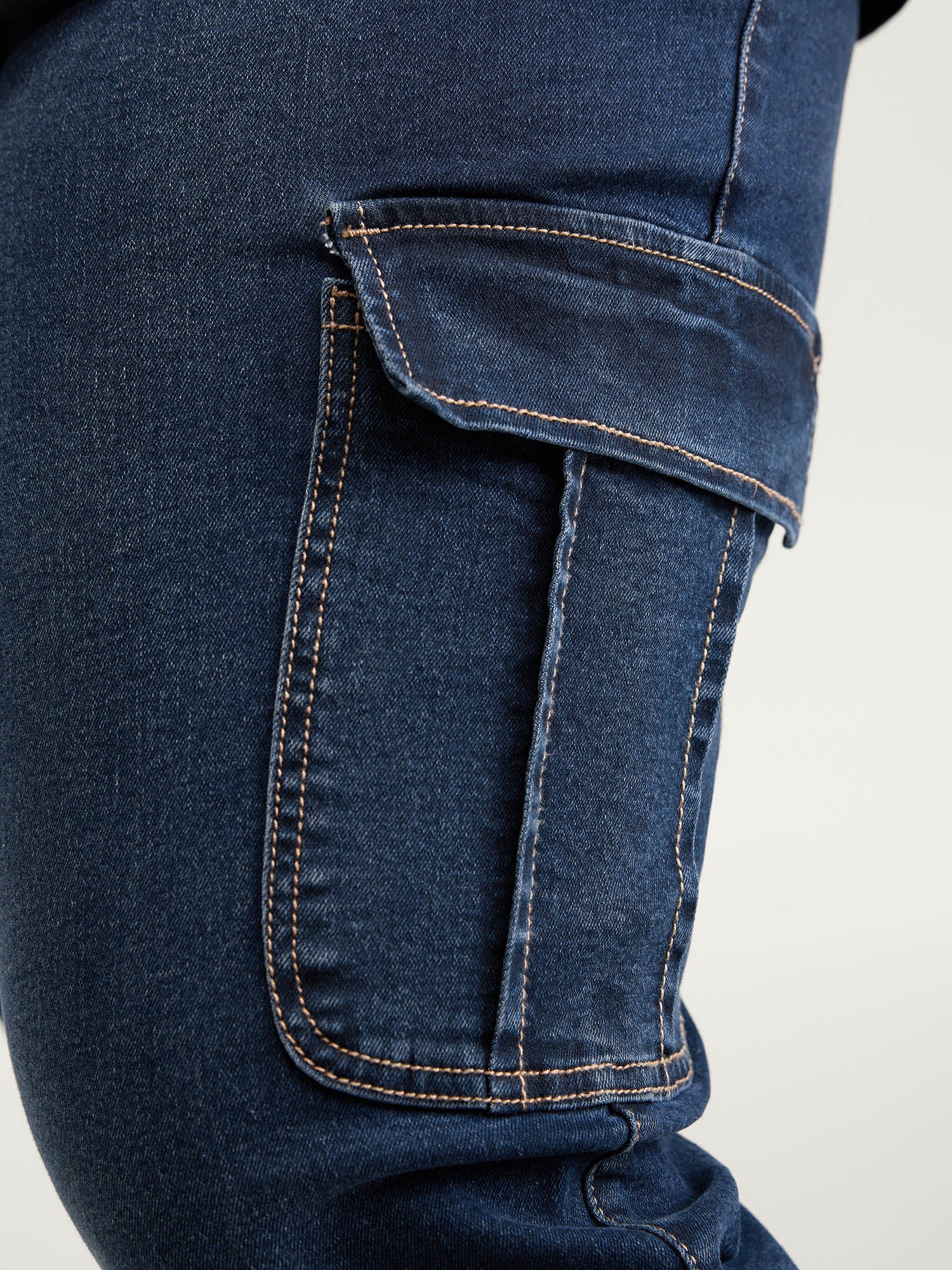 Drawstring Straight-Leg Cargo Jeans - Image 3
