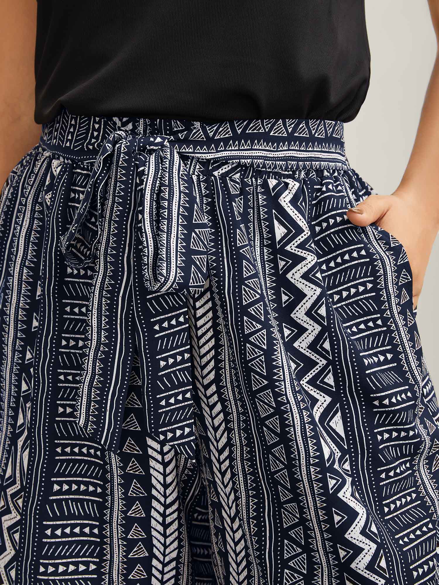 Waist-Tie Wide-Leg Boho Print Pants - Image 10