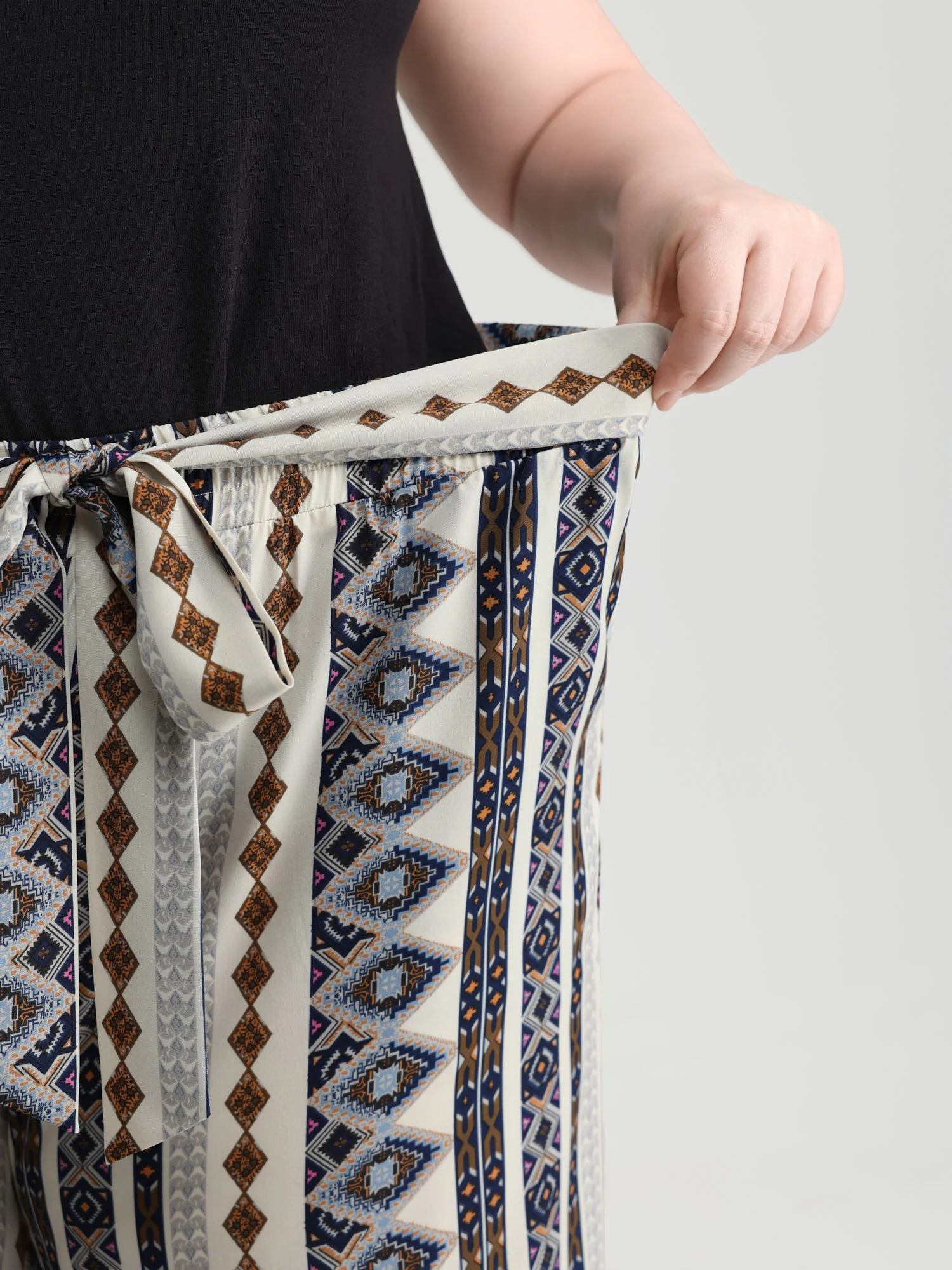 Waist-Tie Wide-Leg Boho Print Pants - Image 24
