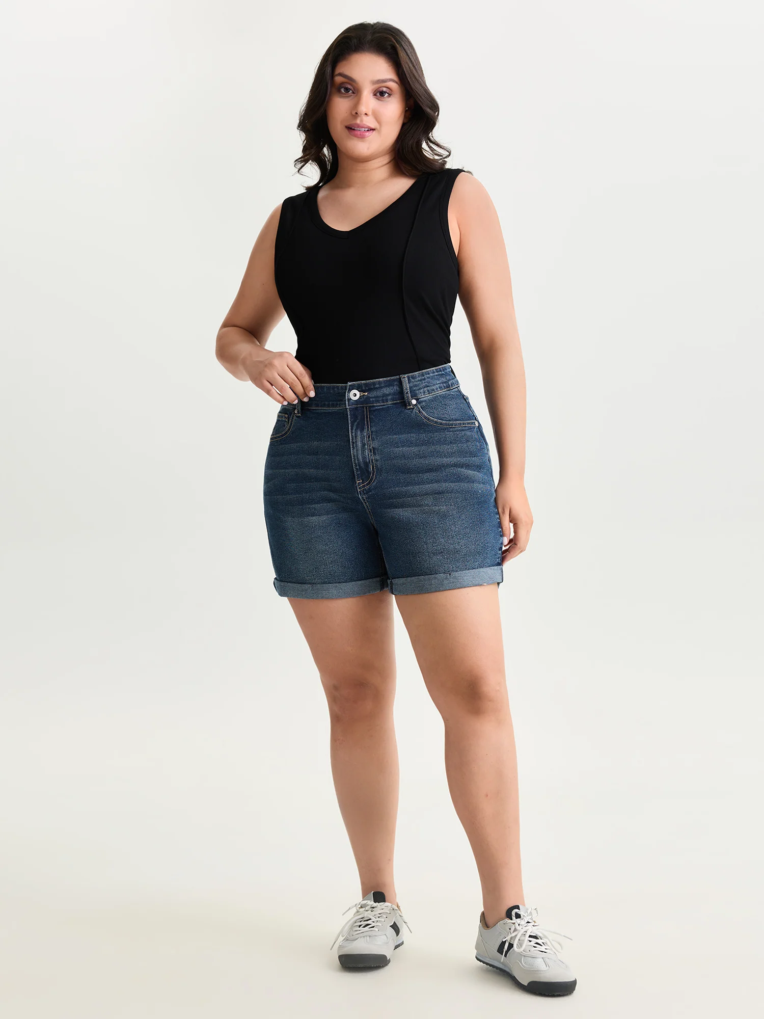 Wash High Waist Cuffed Hem Denim Shorts - Image 2