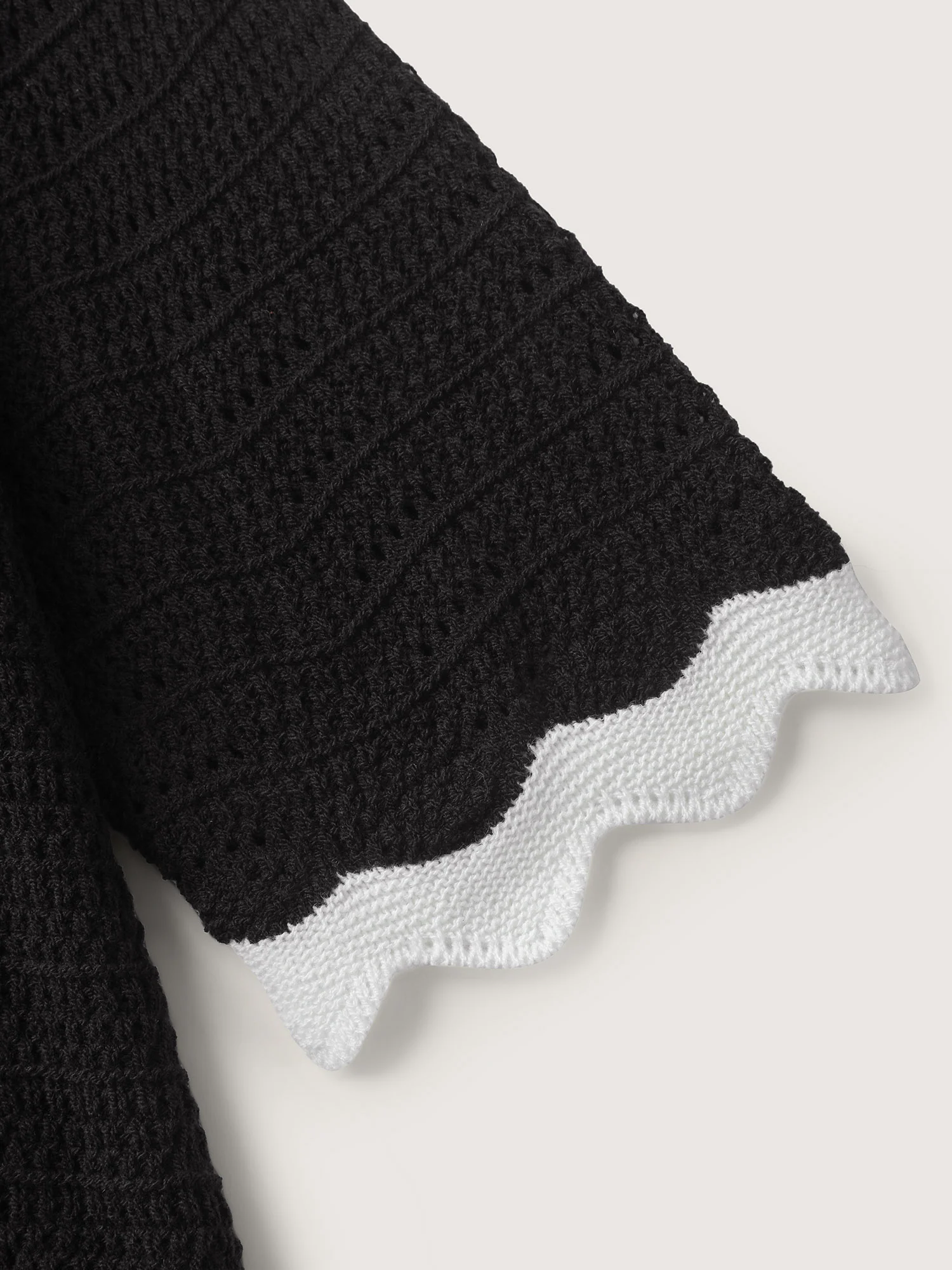 Wavy Edge Color Contrast Tied Lightweight Cardigan - Image 5