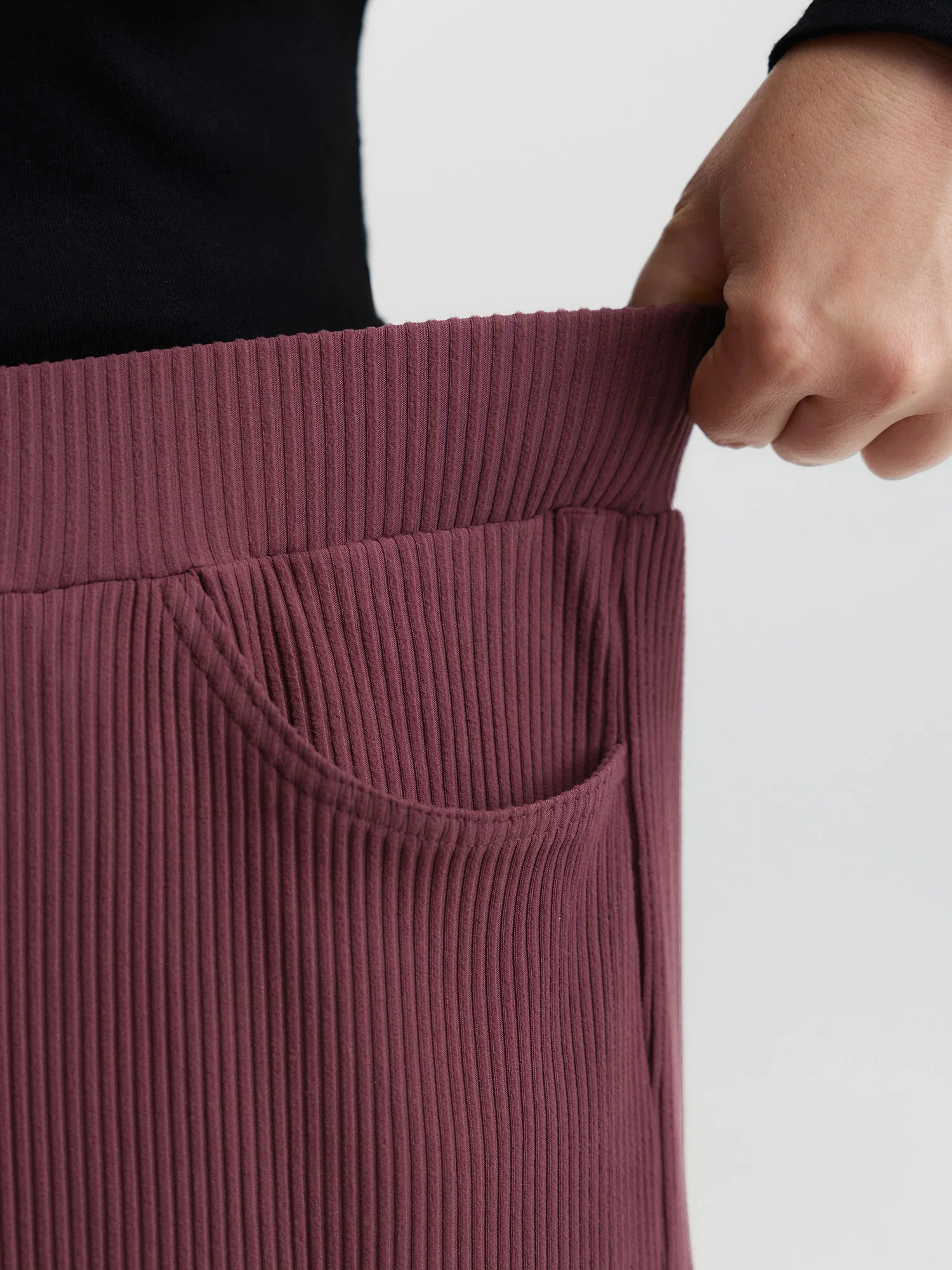 Wavy Edge Straight-Leg Lounge Bottoms - Image 4